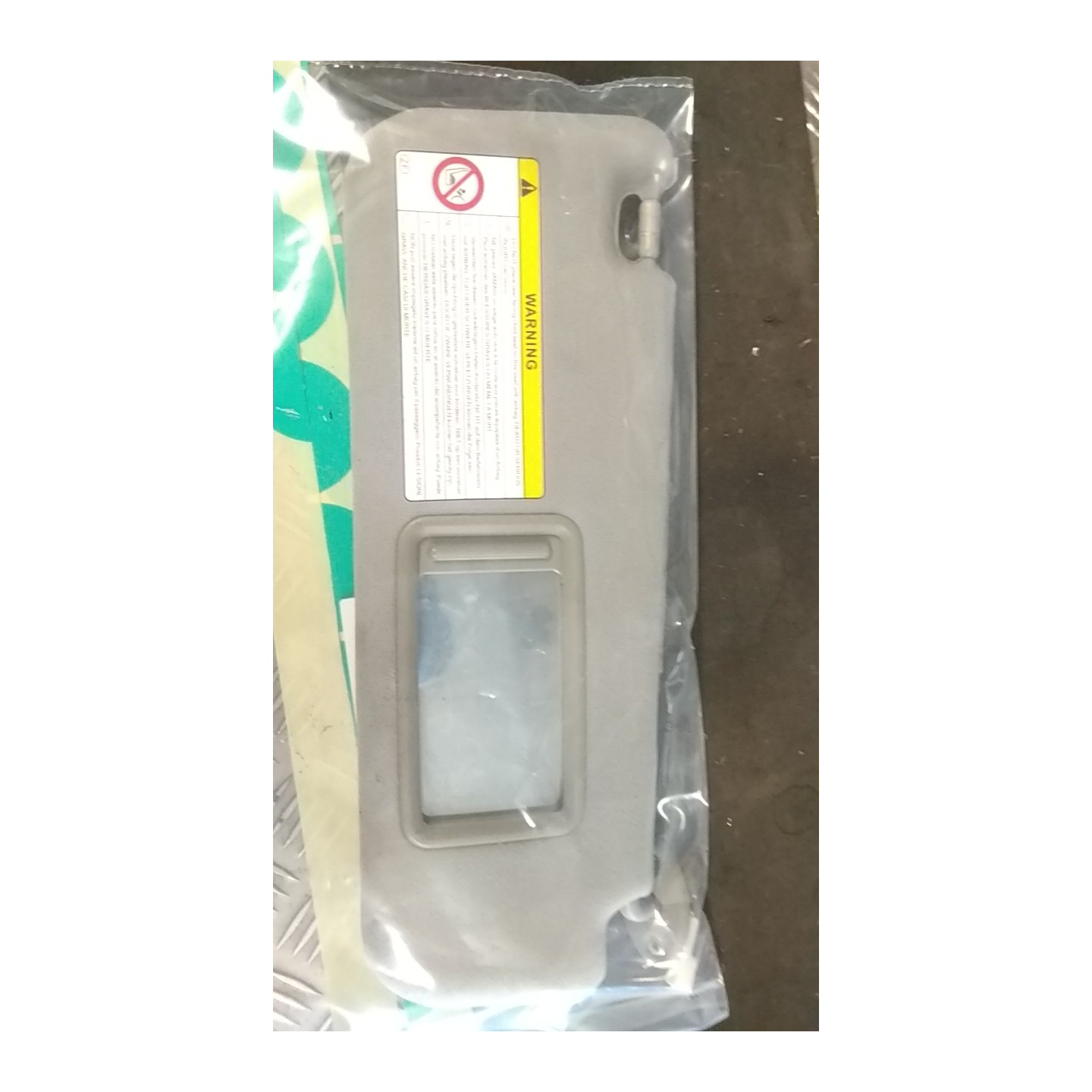 ALETTA PARASOLE PARABREZZA DX. 176 TOYOTA PRIUS 2A SERIE (02/04-06/10) 1NZFXE 7431047133B4