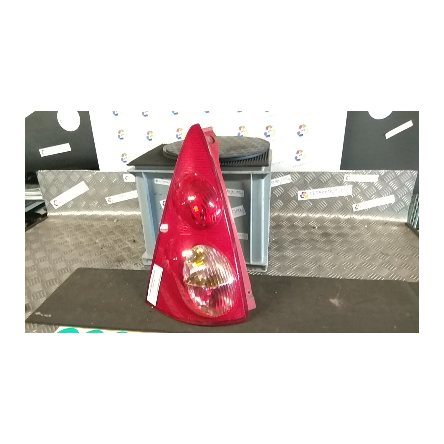 FANALE POST. SX. 190 PEUGEOT 107 (06/05-) 1KR 6350X6