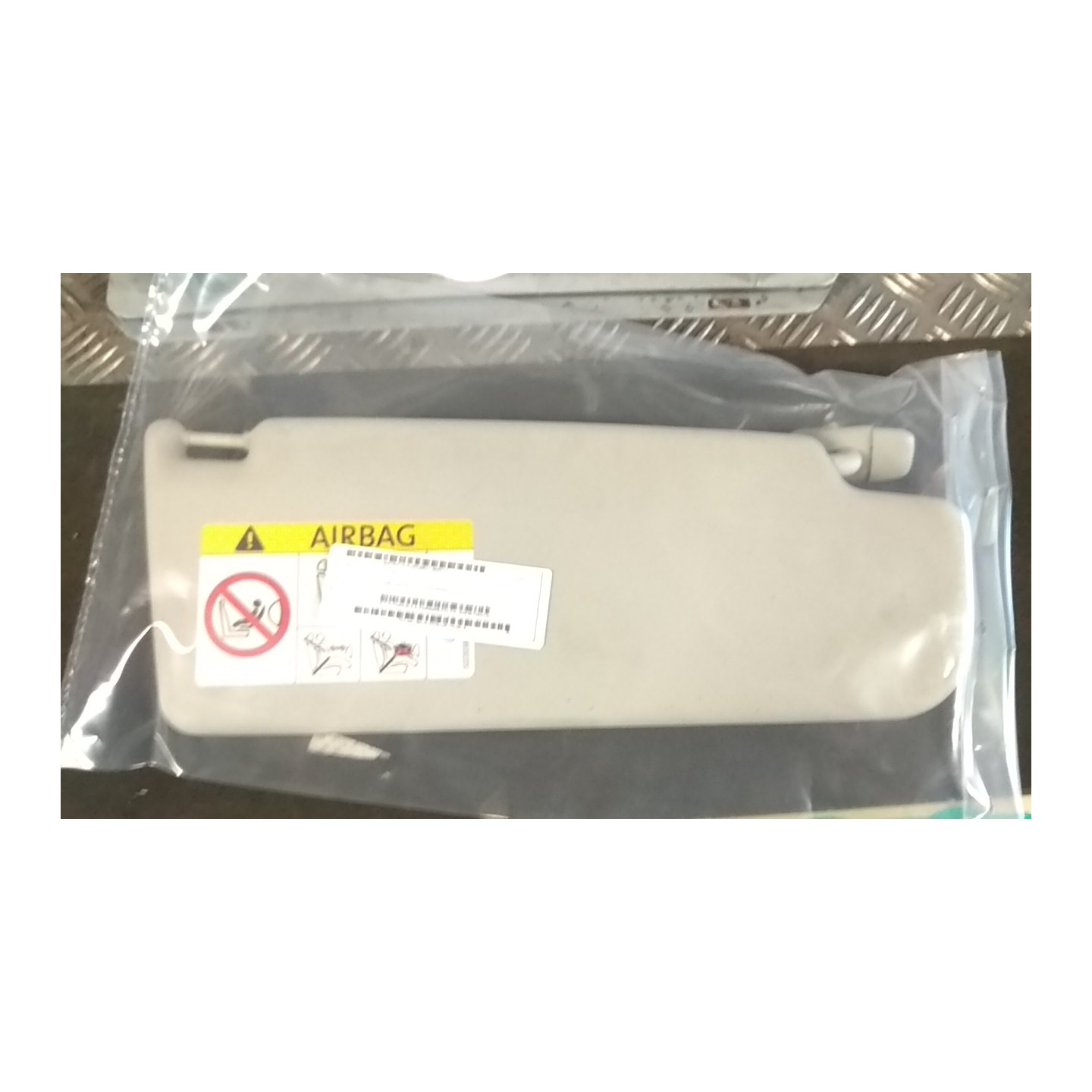 ALETTA PARASOLE PARABREZZA DX. 212 VOLKSWAGEN UP! (1S) (11/11-10/16) CPG 6RF857552C2F4