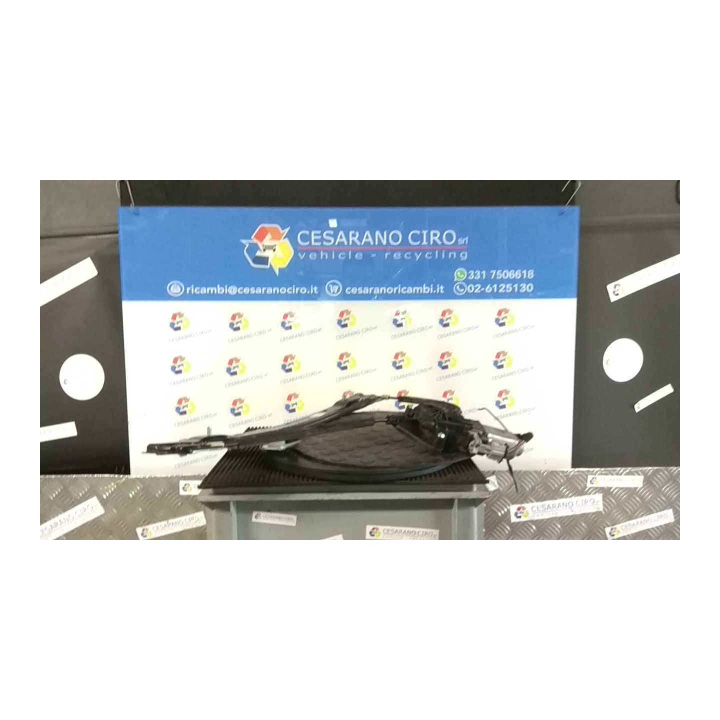 ALZACRISTALLO PORTA ANT. DX. 236 SEAT MII (KF1) (03/12-01/20) CPG 1S3837462A