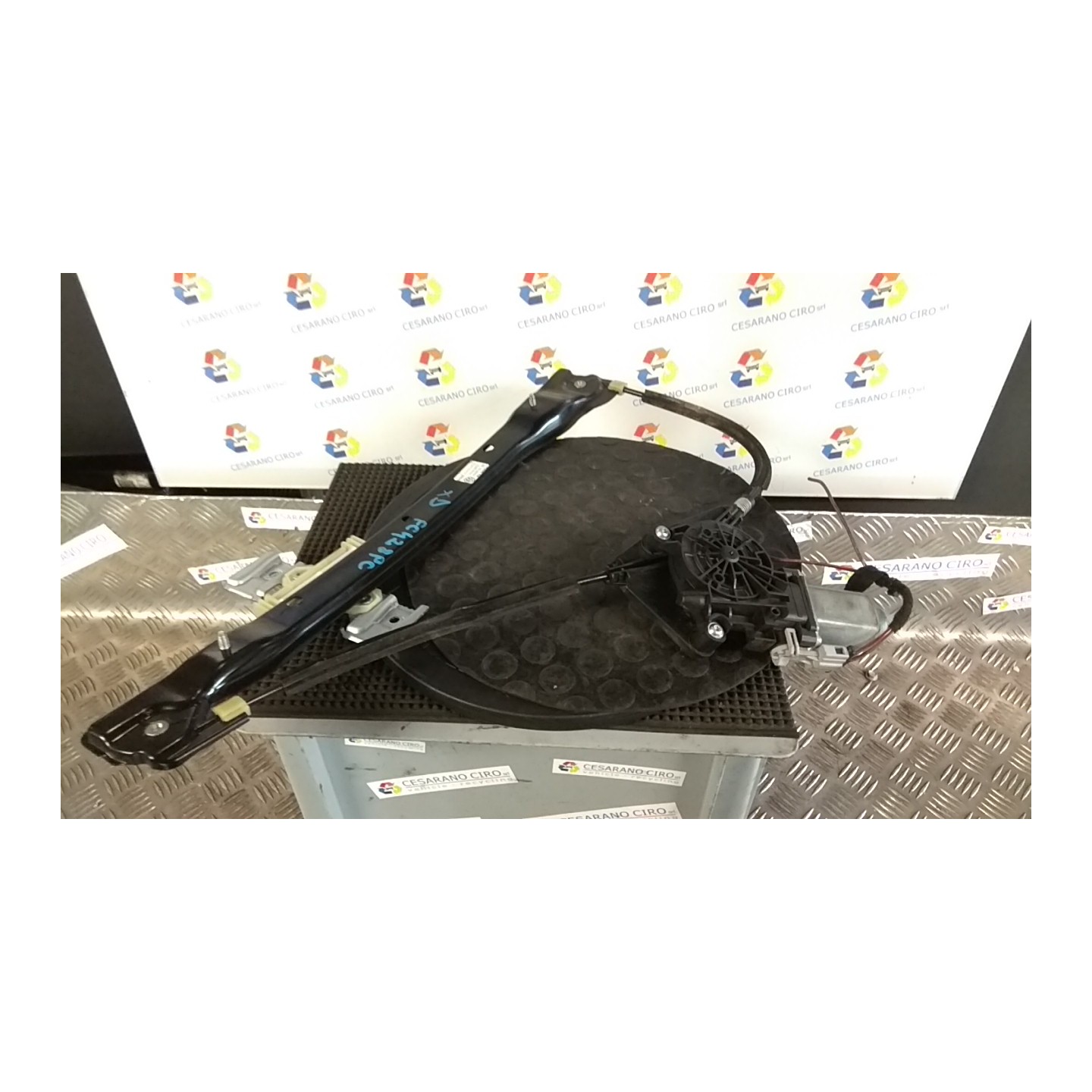 ALZACRISTALLO PORTA ANT. DX. 236 SEAT MII (KF1) (03/12-01/20) CPG 1S3837462A