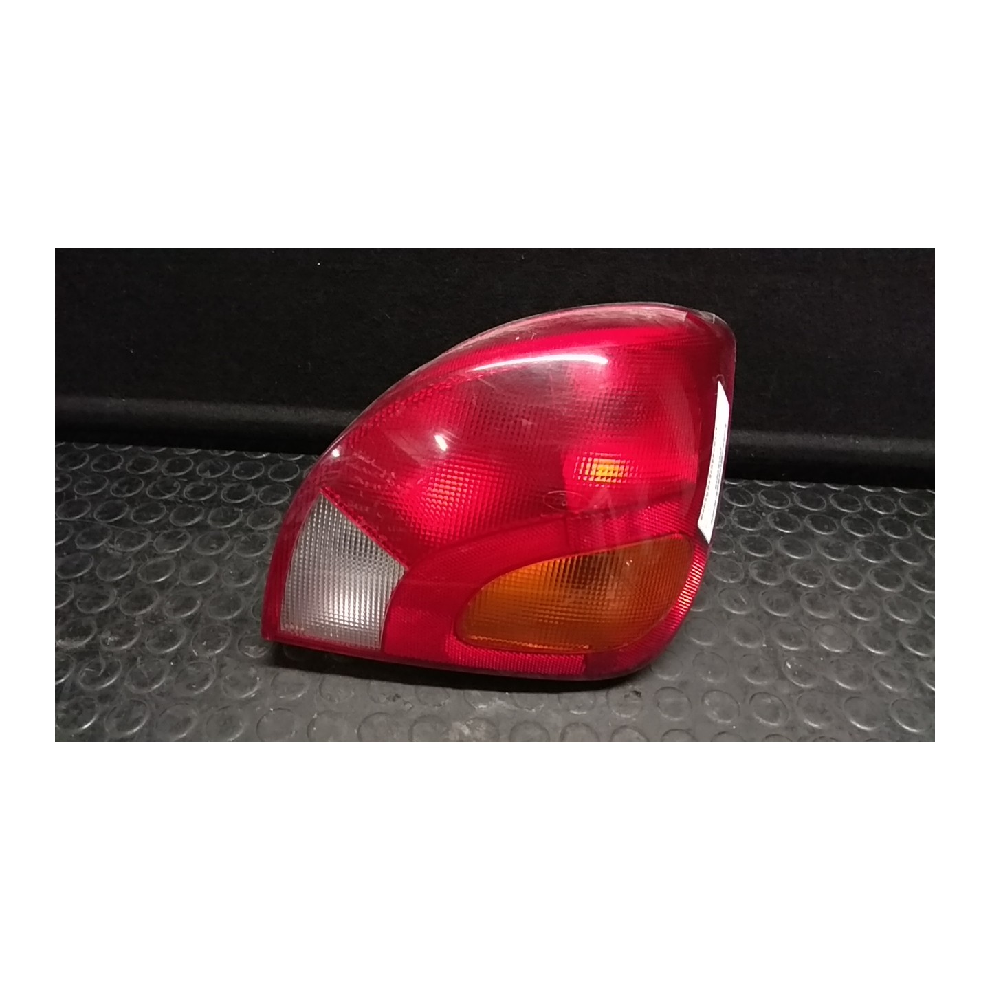 FANALE POST. DX. 014 FORD FIESTA (DX) (09/99-02/02) DHB 5028374