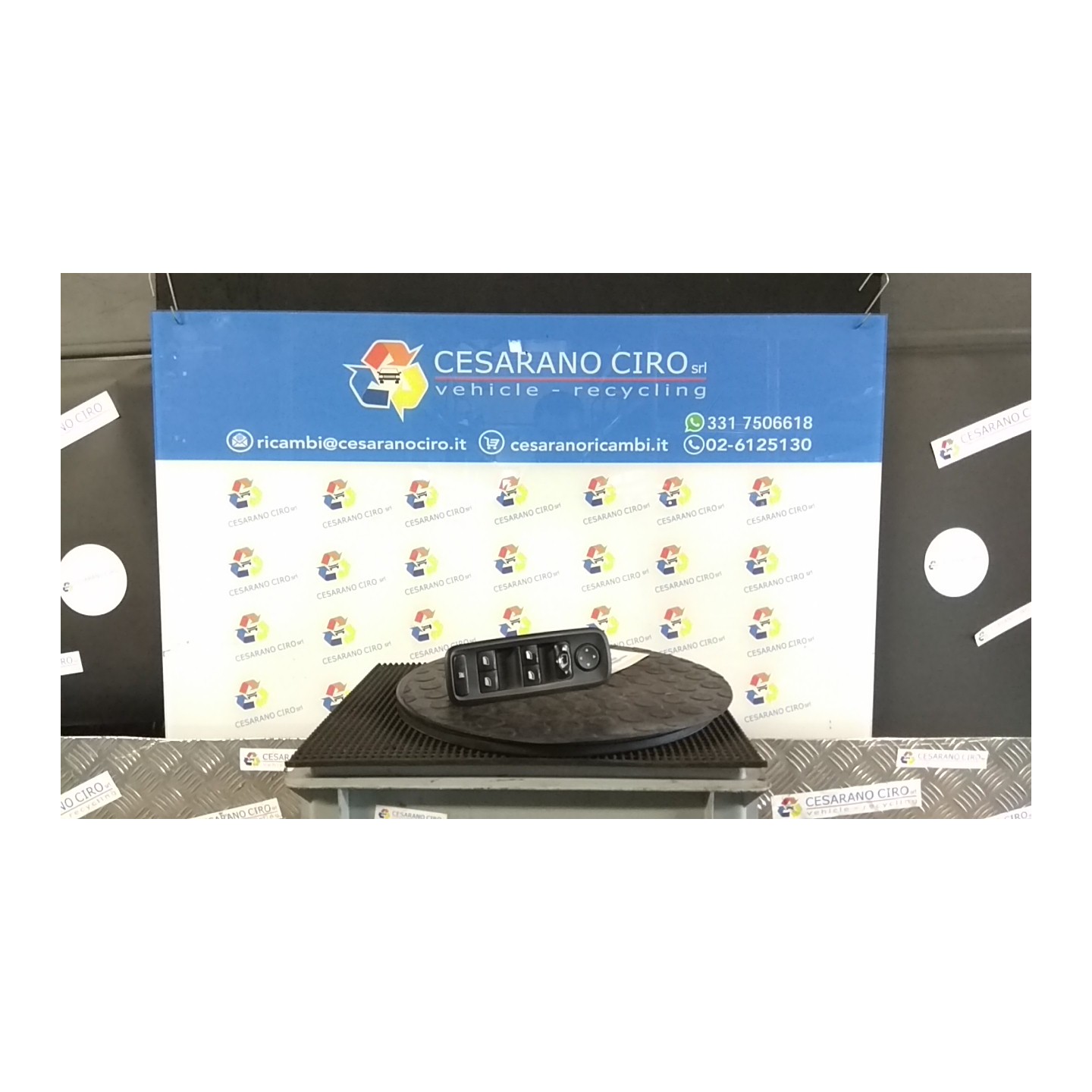 BLOCCO COMANDI ALZACRISTALLI E RETROVISORI EST. C/CRIST.ELE., RETR.RIPEGH.ELE. 309 LANCIA PHEDRA (TC) (06/02-01/11) 4HT 1495752