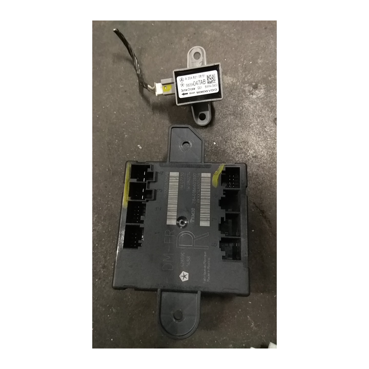 ALZACRISTALLO PORTA ANT. DX 013 DODGE JOURNEY BWD NB0080000267003850084281DX