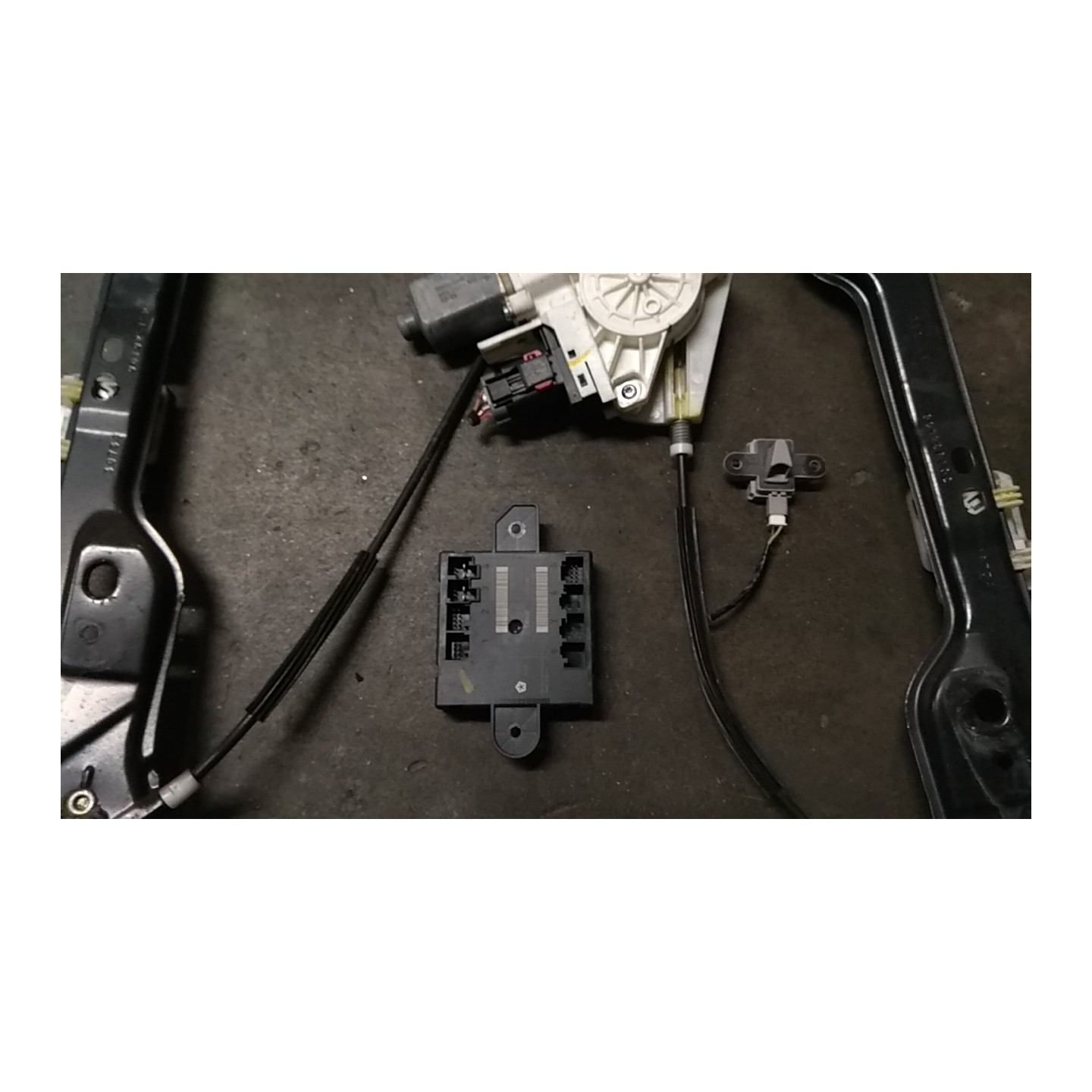ALZACRISTALLO PORTA ANT. SX 012 DODGE JOURNEY BWD NB0080000267003850084281SX