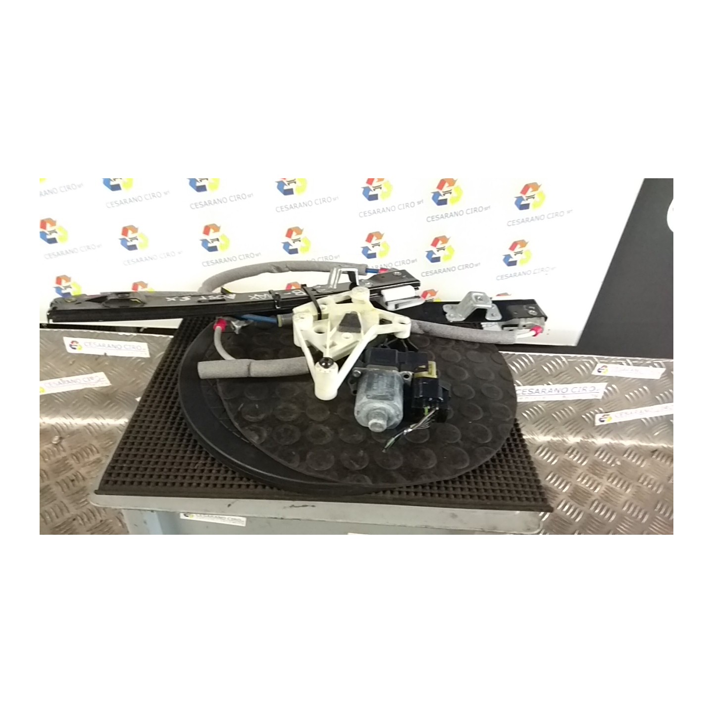 ALZACRISTALLO ELETTR. PORTA POST. SX. 012 FORD B-MAX (CB2) (07/12-) IQJC 1865722