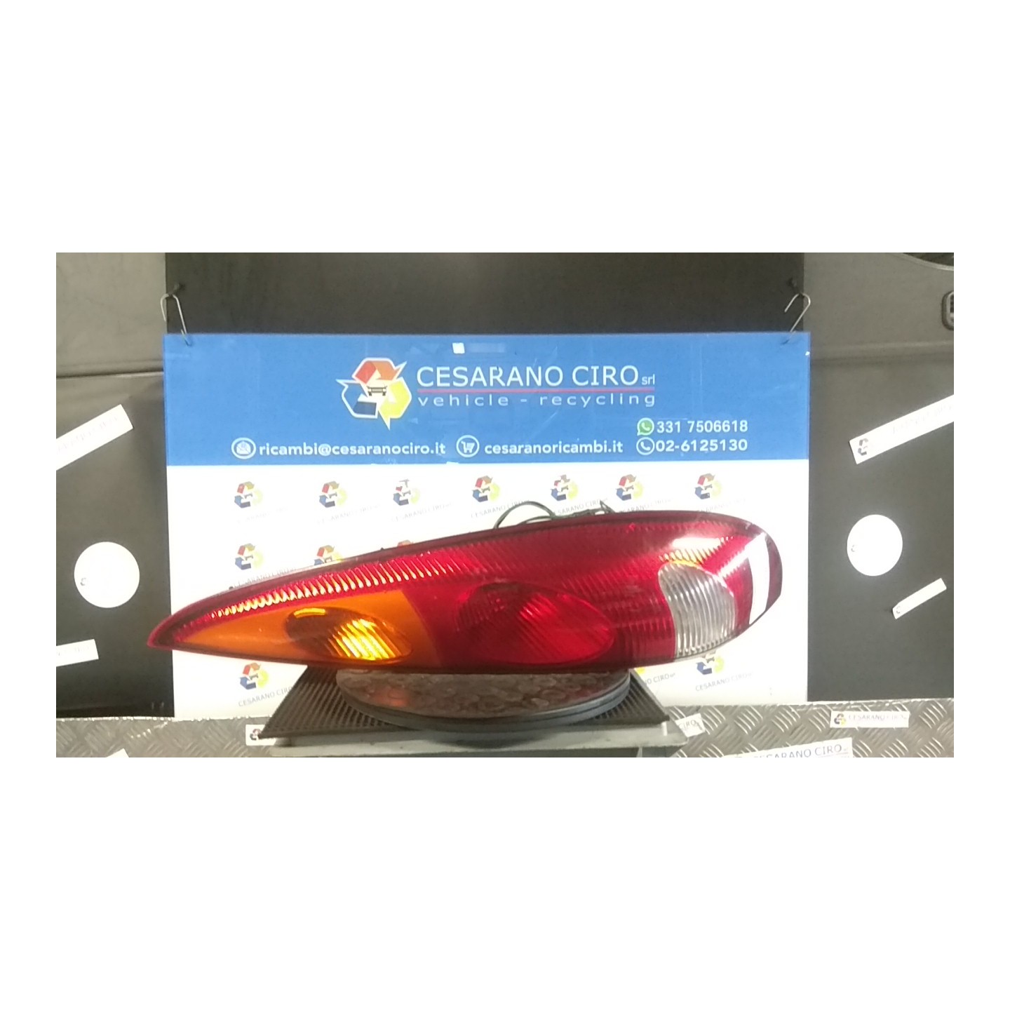FANALE POST. DX. 010 NISSAN ALMERA TINO (07/00-04/03) QG18 26550BU200