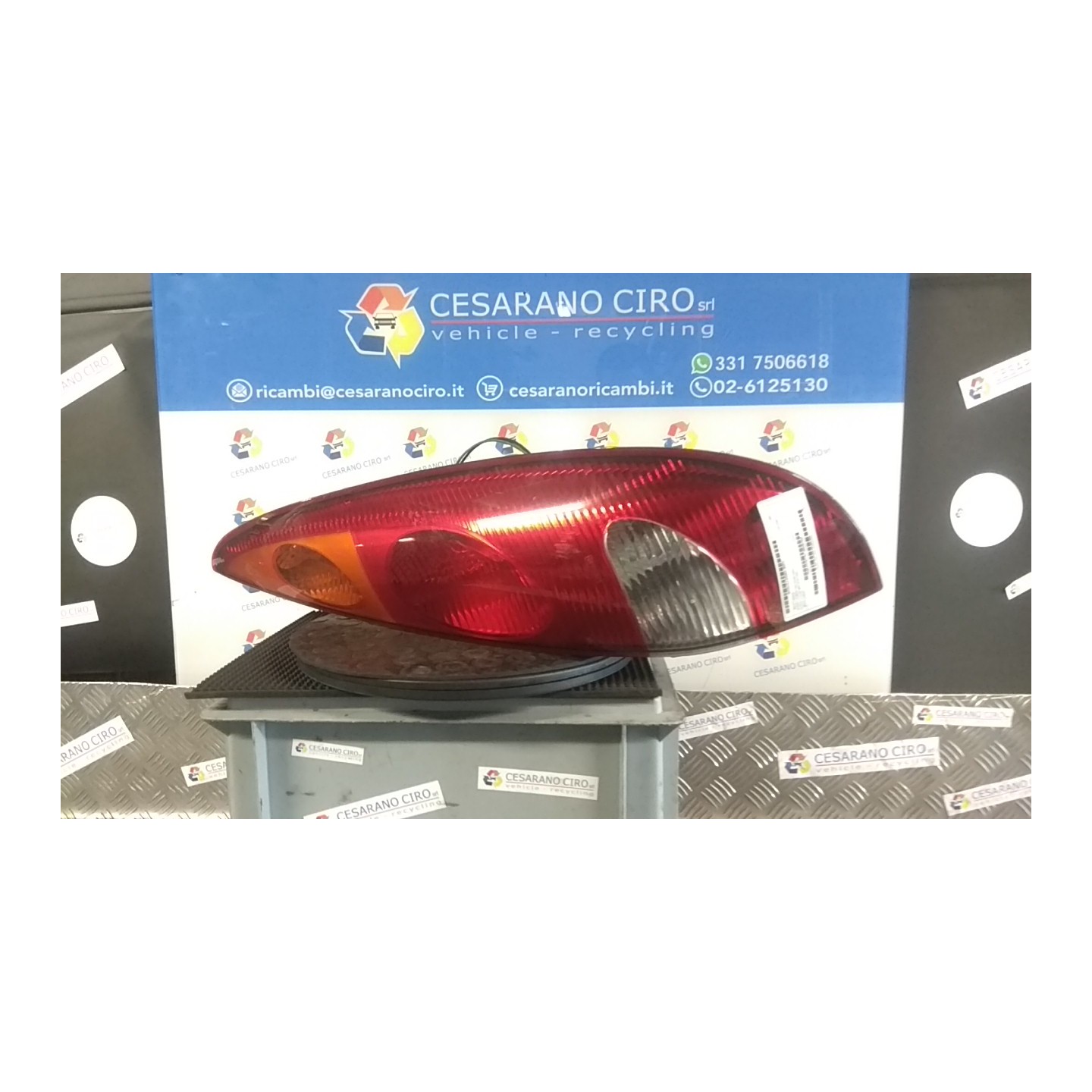 FANALE POST. DX. 010 NISSAN ALMERA TINO (07/00-04/03) QG18 26550BU200