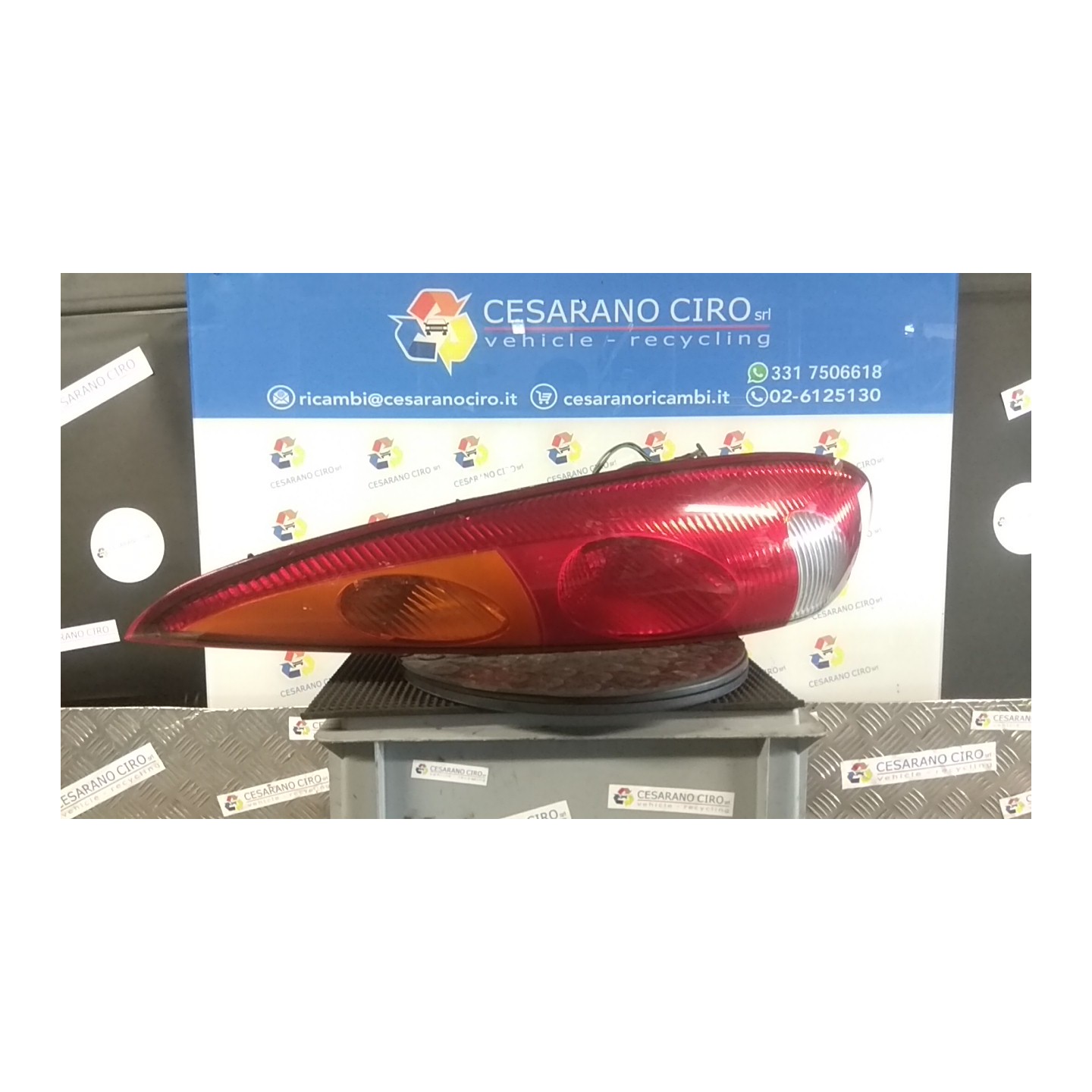FANALE POST. DX. 010 NISSAN ALMERA TINO (07/00-04/03) QG18 26550BU200
