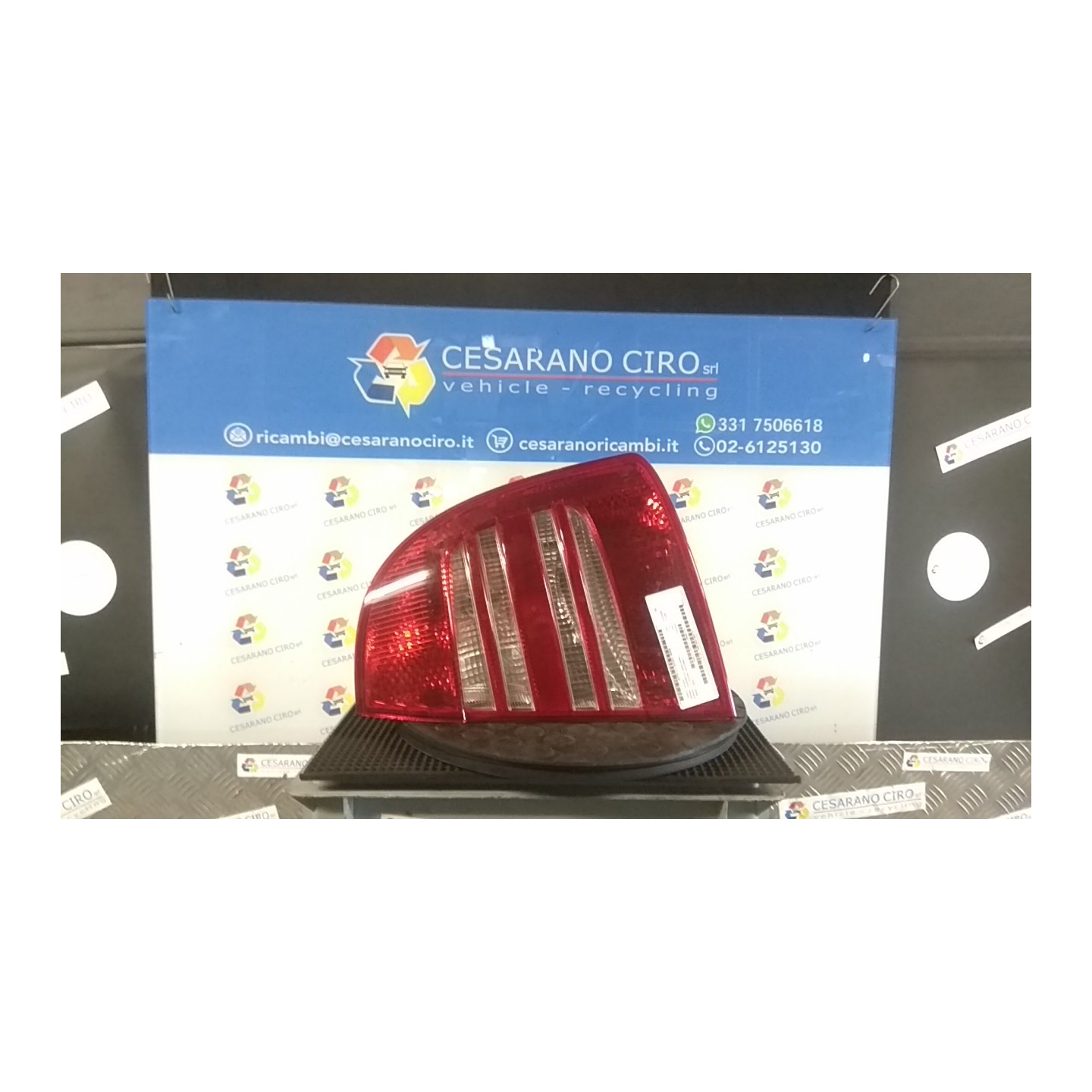 FANALE POST. DX. 038 SKODA SUPERB (3U) (05/02-06/05) BSS 3U5945112A