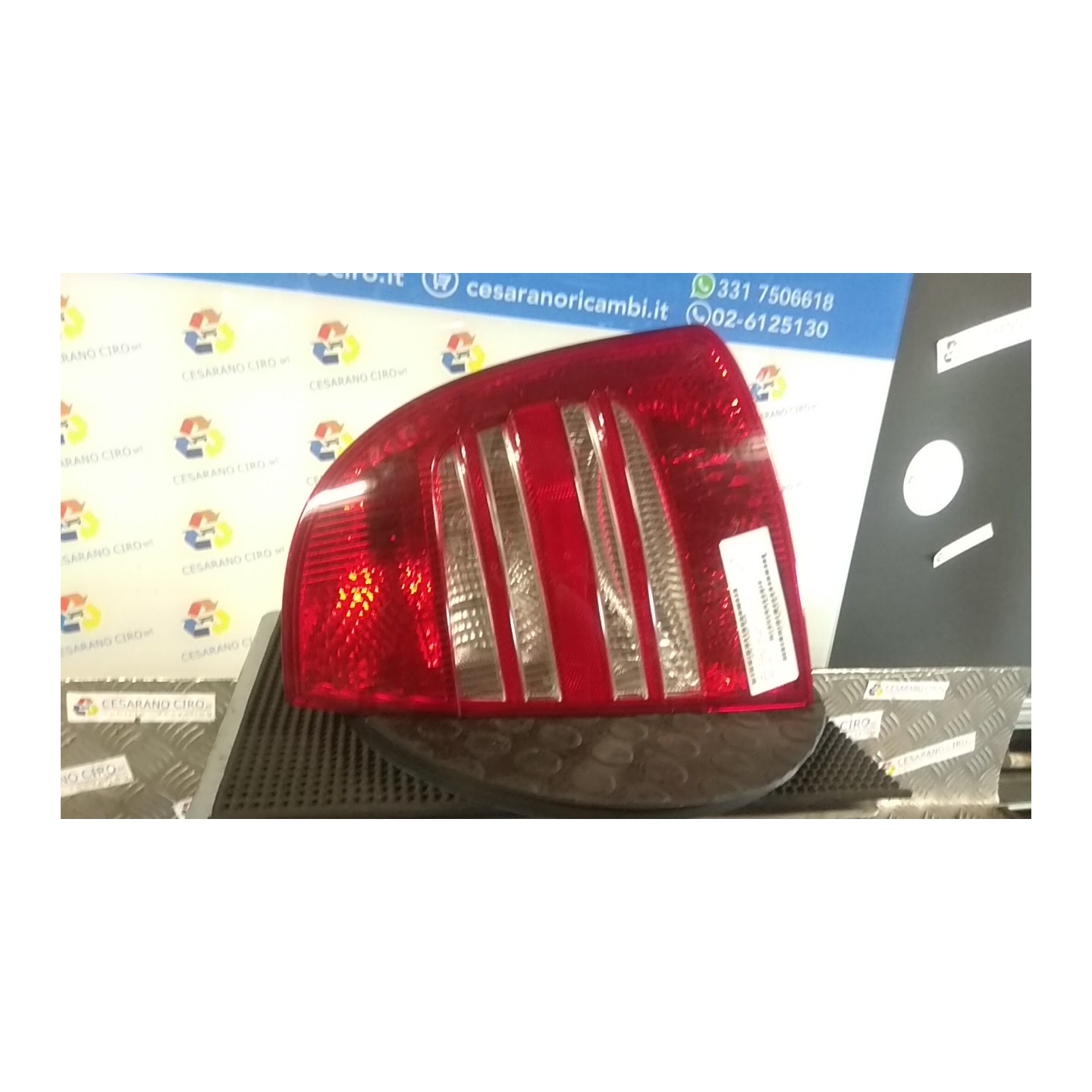 FANALE POST. DX. 038 SKODA SUPERB (3U) (05/02-06/05) BSS 3U5945112A