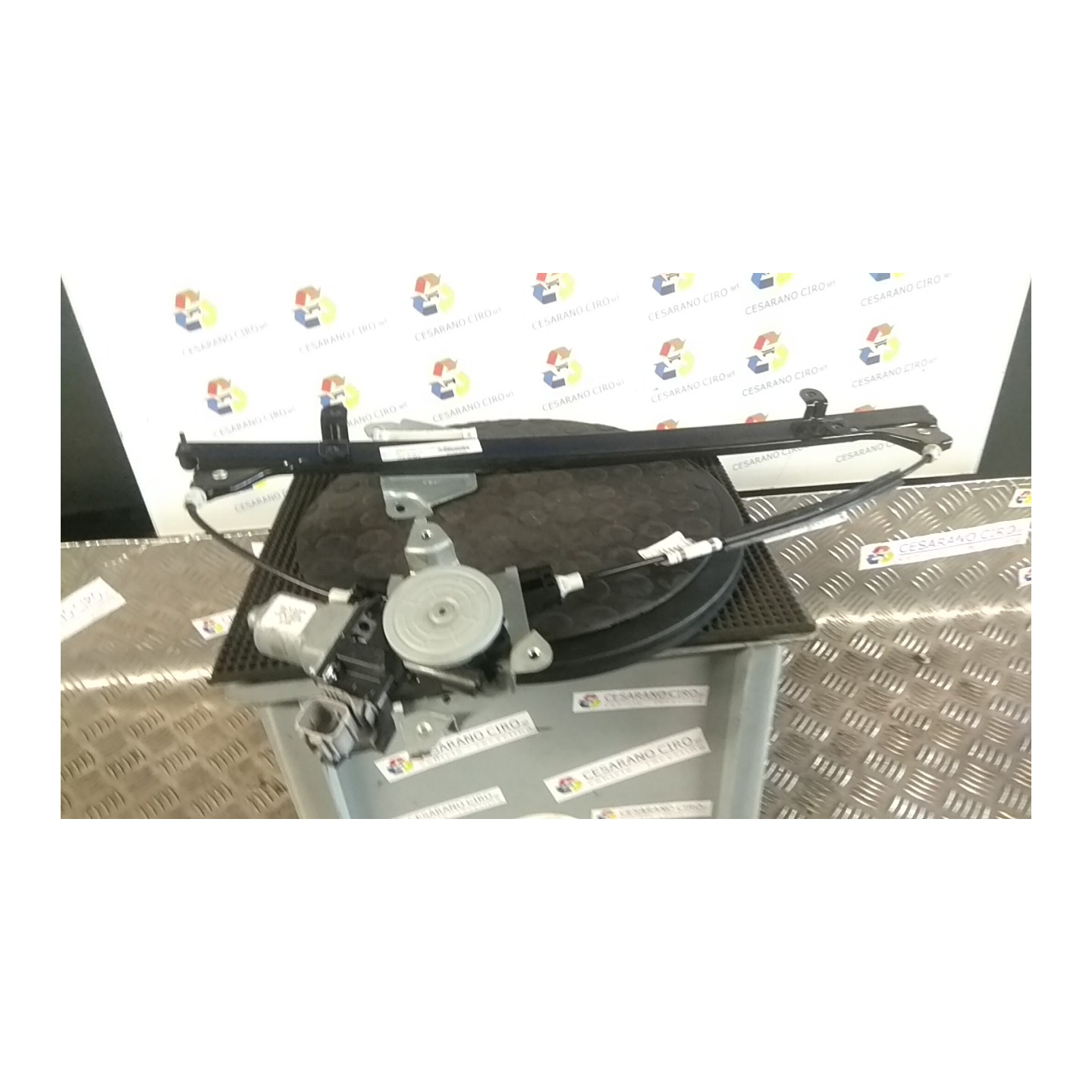 ALZACRISTALLO ELETTR. PORTA ANT. DX. 047 NISSAN NV200 (M20) (10/09-) K9K 80720BJ00B