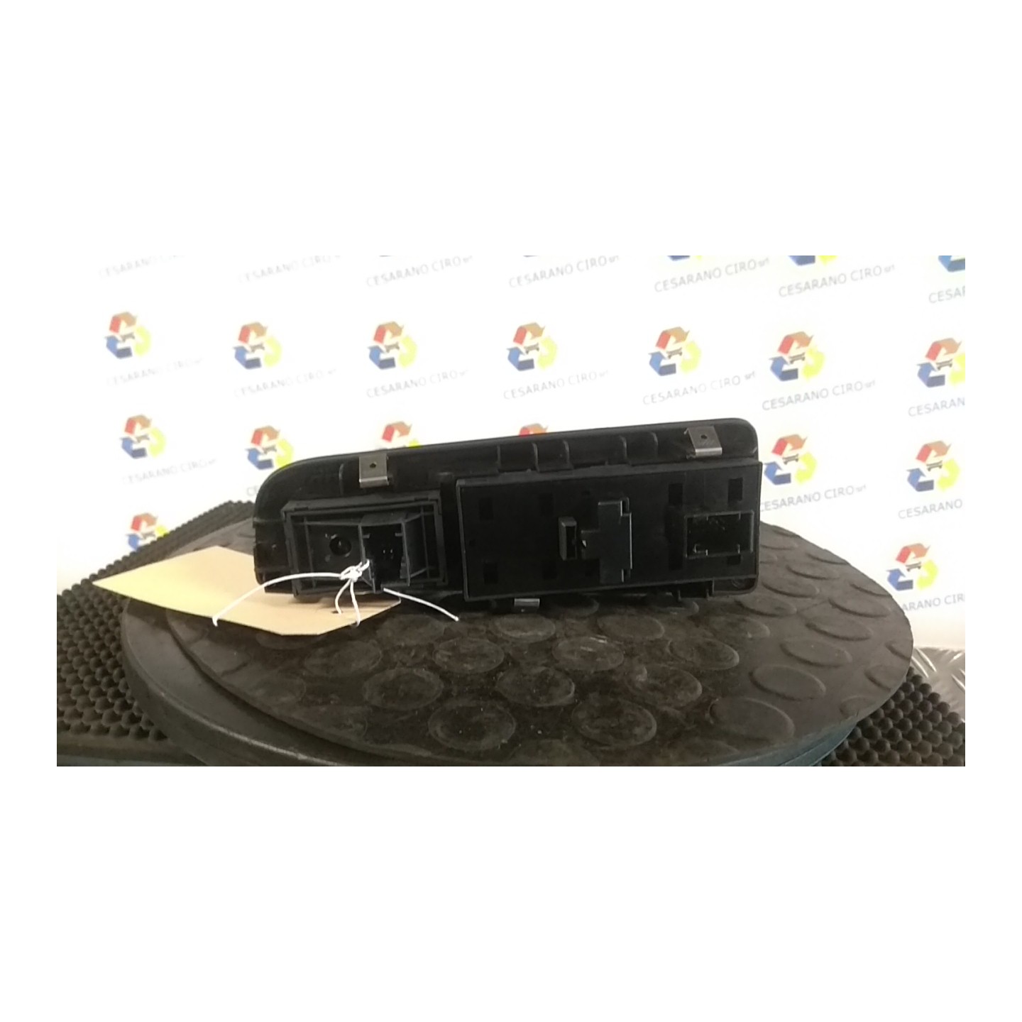 BLOCCO COMANDI ALZACRISTALLI E RETROVISORI EST. 064 FIAT BRAVO (3L) (01/07-03/10) 198A4000 735441807