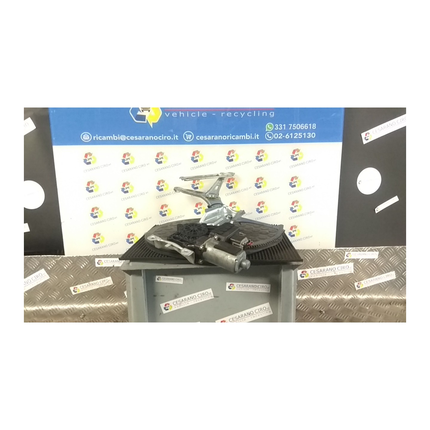 ALZACRISTALLO PORTA ANT. DX. 078 OPEL ZAFIRA (T98) (03/99-12/05) Y22DTR 90579386