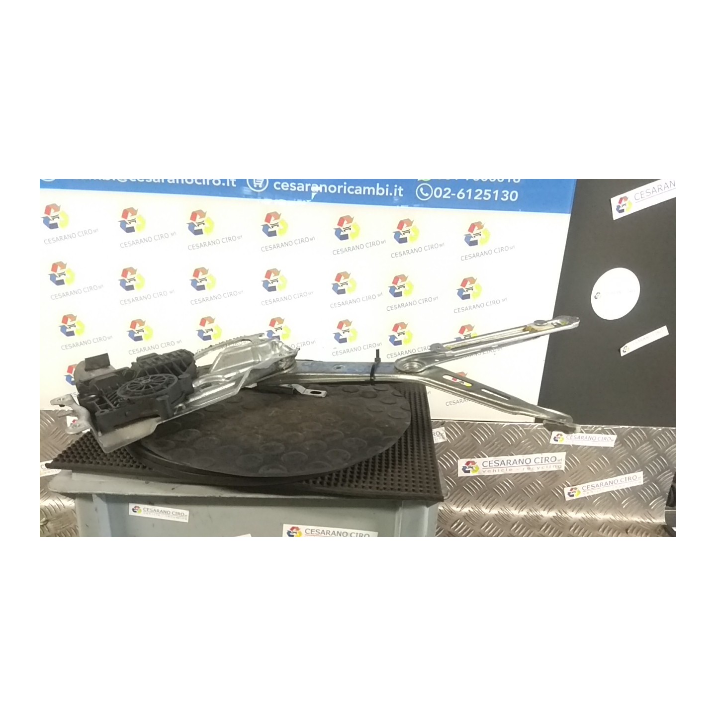 ALZACRISTALLO PORTA ANT. SX. 079 OPEL ZAFIRA (T98) (03/99-12/05) Y22DTR 90579385