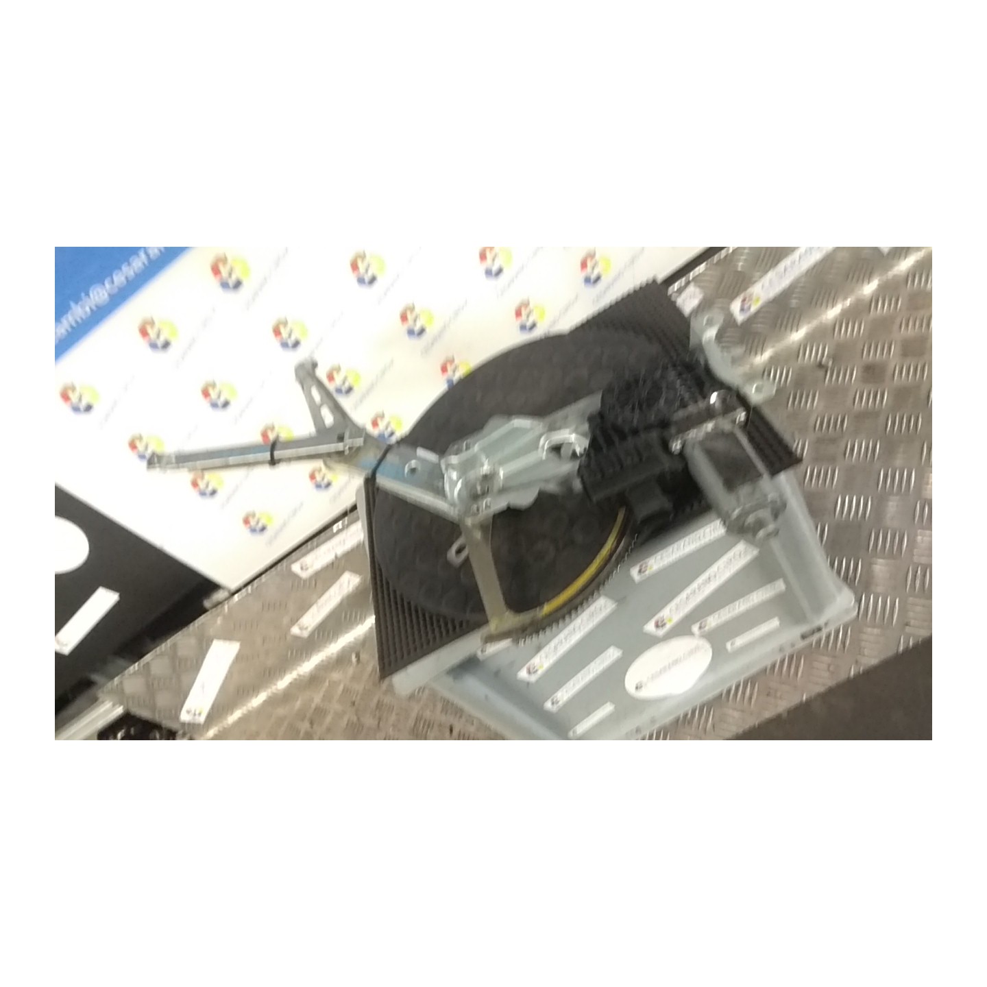 ALZACRISTALLO ELETTR. PORTA ANT. SX. 100 OPEL ZAFIRA (A05) (06/05-) Z16YNG 93184842