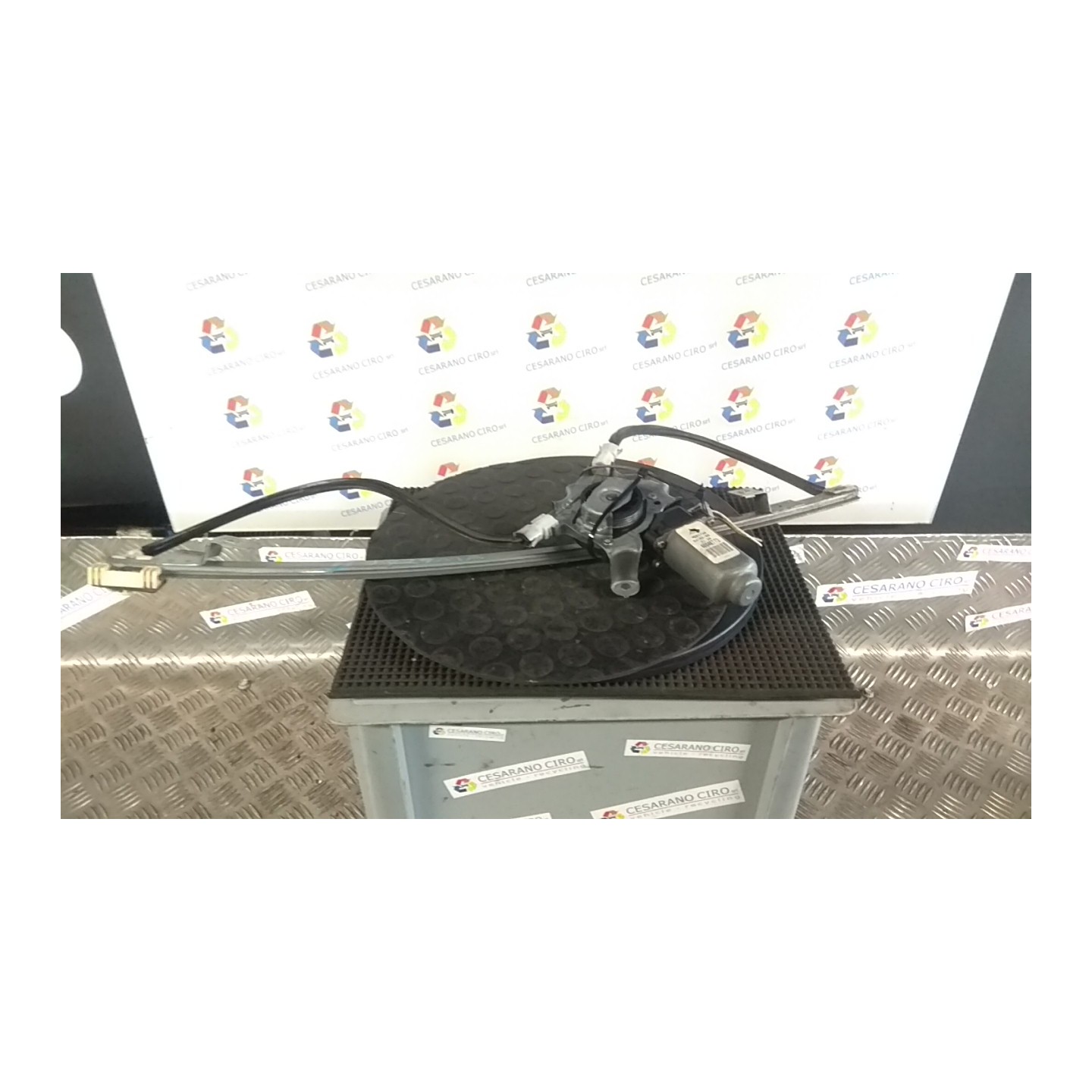 ALZACRISTALLO ELETTR. PORTA ANT. CON MOTORINO SX. 006 RENAULT SCENIC (03/99-05/03) K4MA7 7700838592