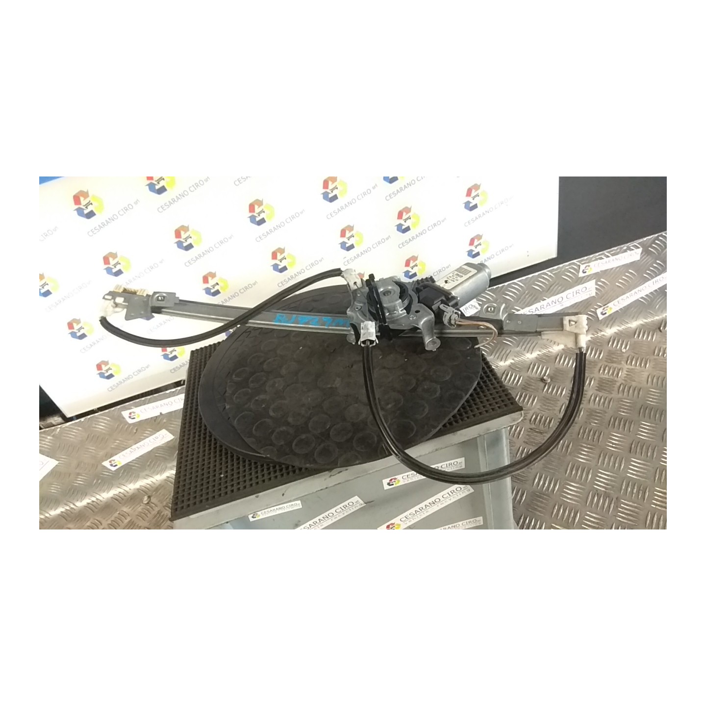 ALZACRISTALLO ELETTR. PORTA ANT. CON MOTORINO DX. 007 RENAULT SCENIC (03/99-05/03) K4MA7 7700838591
