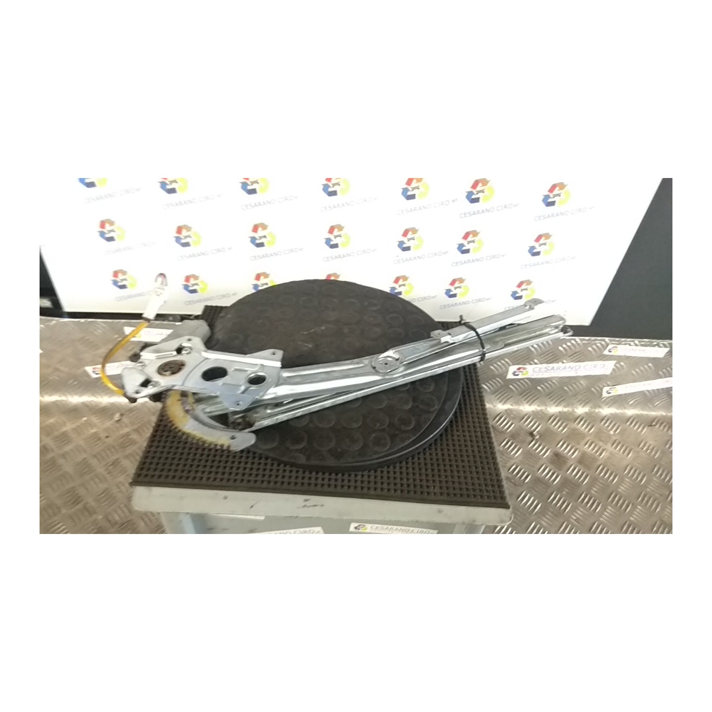 ALZACRISTALLO ELETTR. PORTA ANT. CON MOTORINO DX. 022 SUZUKI IGNIS 1A SERIE (10/00-10/03) M13A 8340181G00000