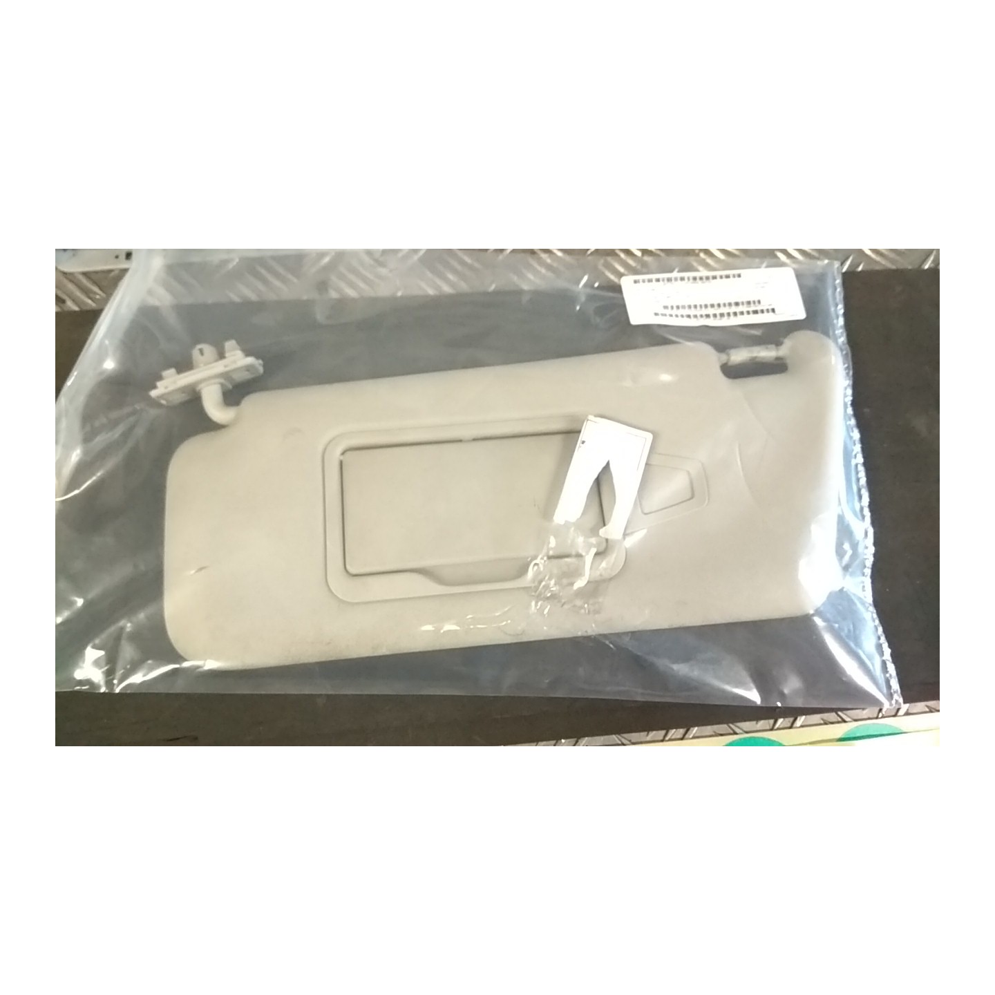 ALETTA PARASOLE PARABREZZA C/SPECCHIO SX. 102 MERCEDES-BENZ CLASSE B (T245) (03/05-03/13) 640941 A16981001107H48