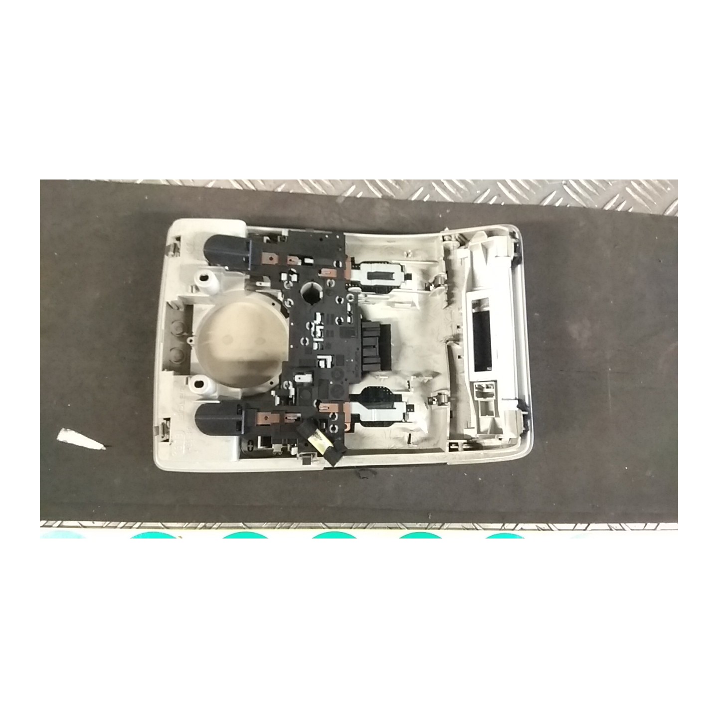 LUCE CORTESIA ANT. TETTO BEIGE 114 AUDI A4 (8E) (11/00-11/04) AVF 8E0947135D4QC