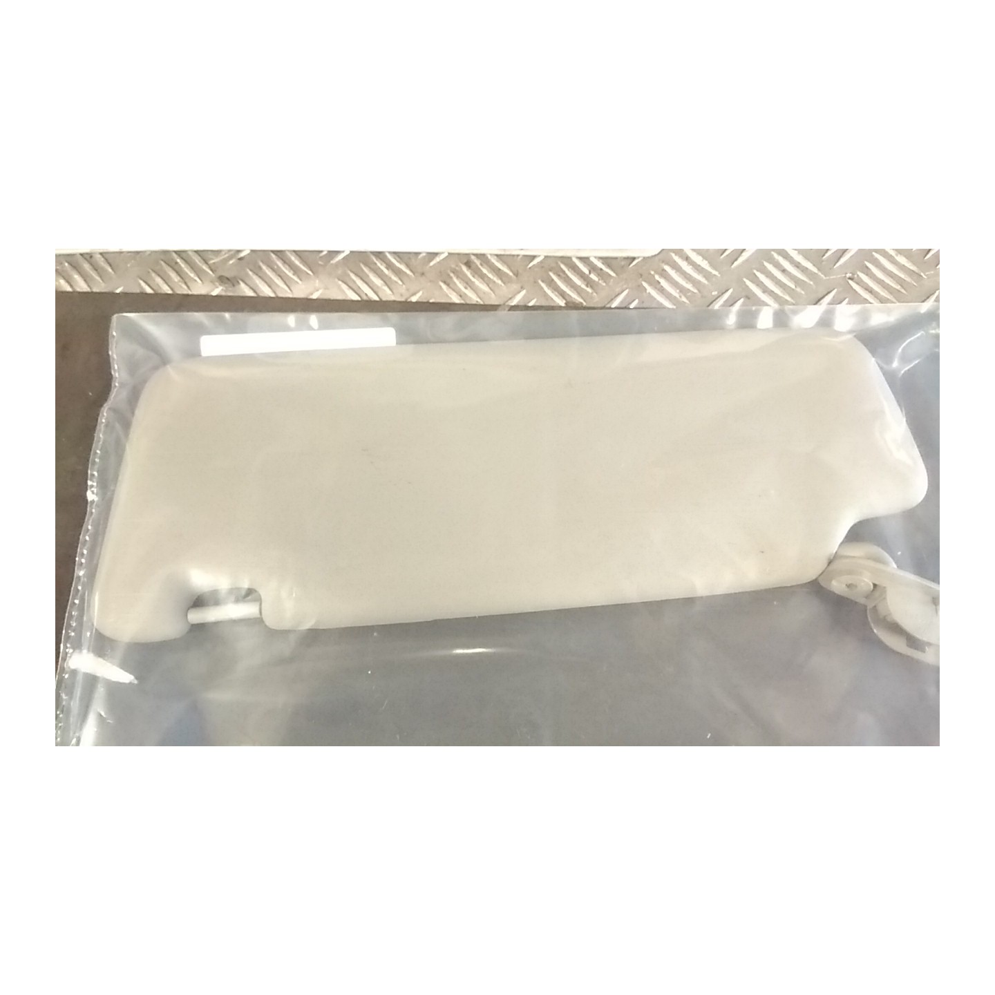 ALETTA PARASOLE PARABREZZA BEIGE DX. 117 AUDI A4 (8E) (11/00-11/04) AVF 8E08575521X5