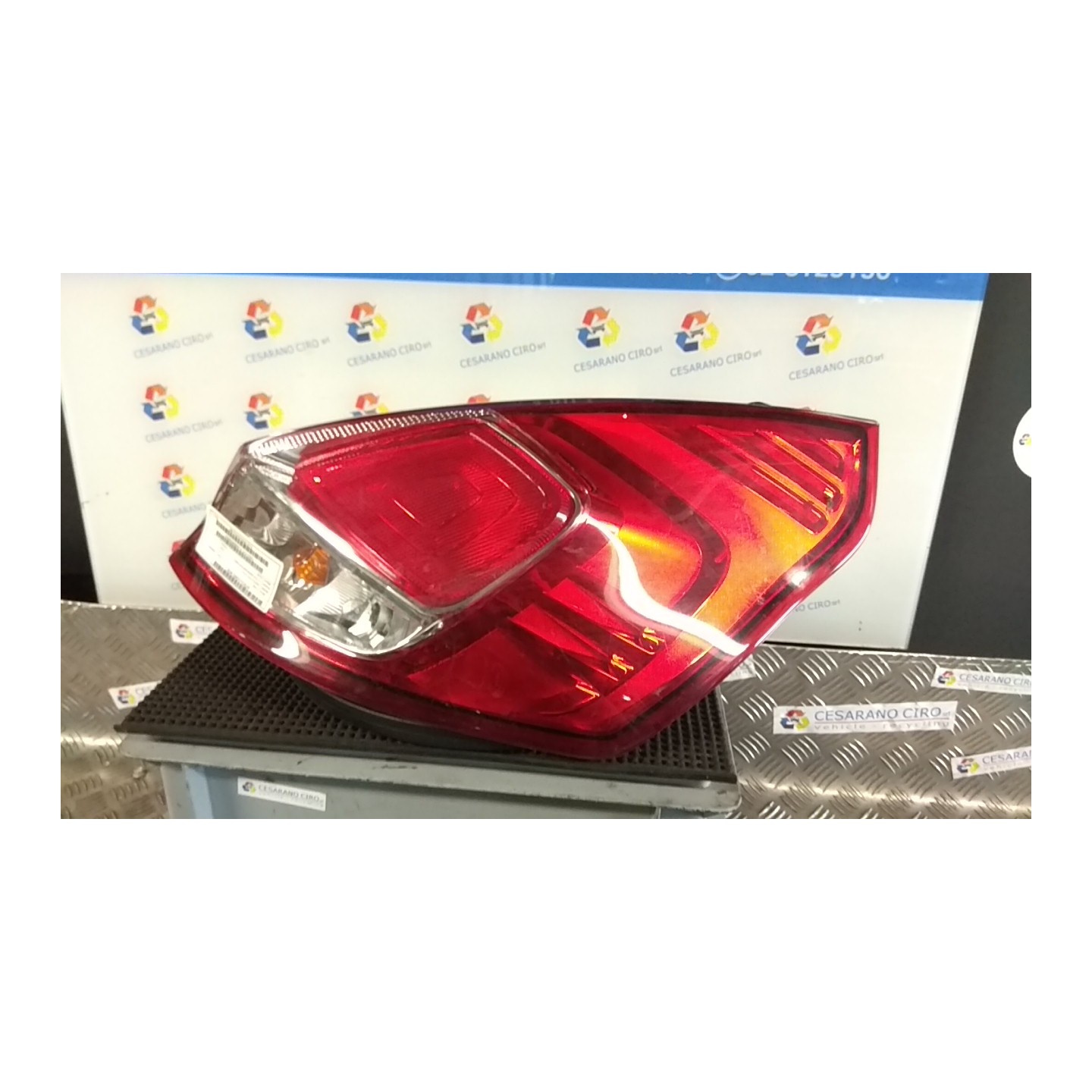 FANALE POST. DX 106 FORD FIESTA (CCN) (11/12-) XUJB NB0868007055032DX