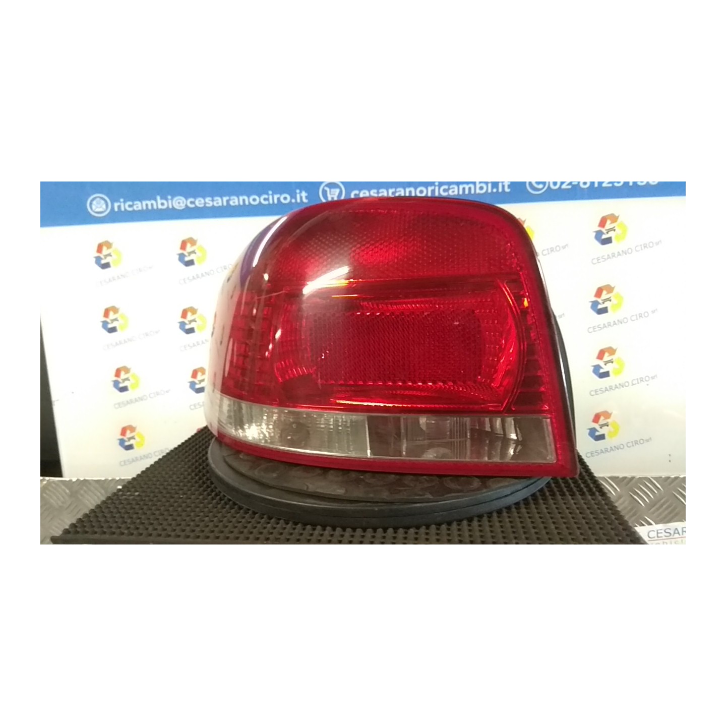FANALE POST. C/RETRONEBBIA SX. 063 AUDI A3 (8P) (04/03-06/10) BKC 8P0945095