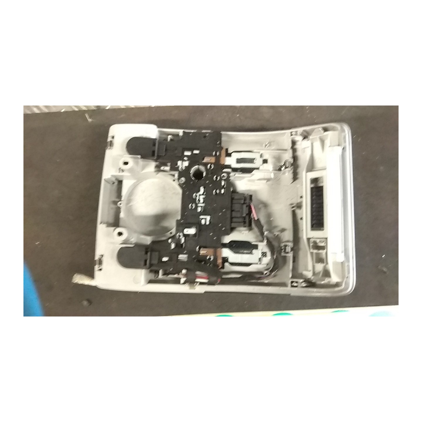 LUCE CORTESIA ANT. TETTO 065 AUDI A3 (8P) (04/03-06/10) BSE 8P0947135D6PS