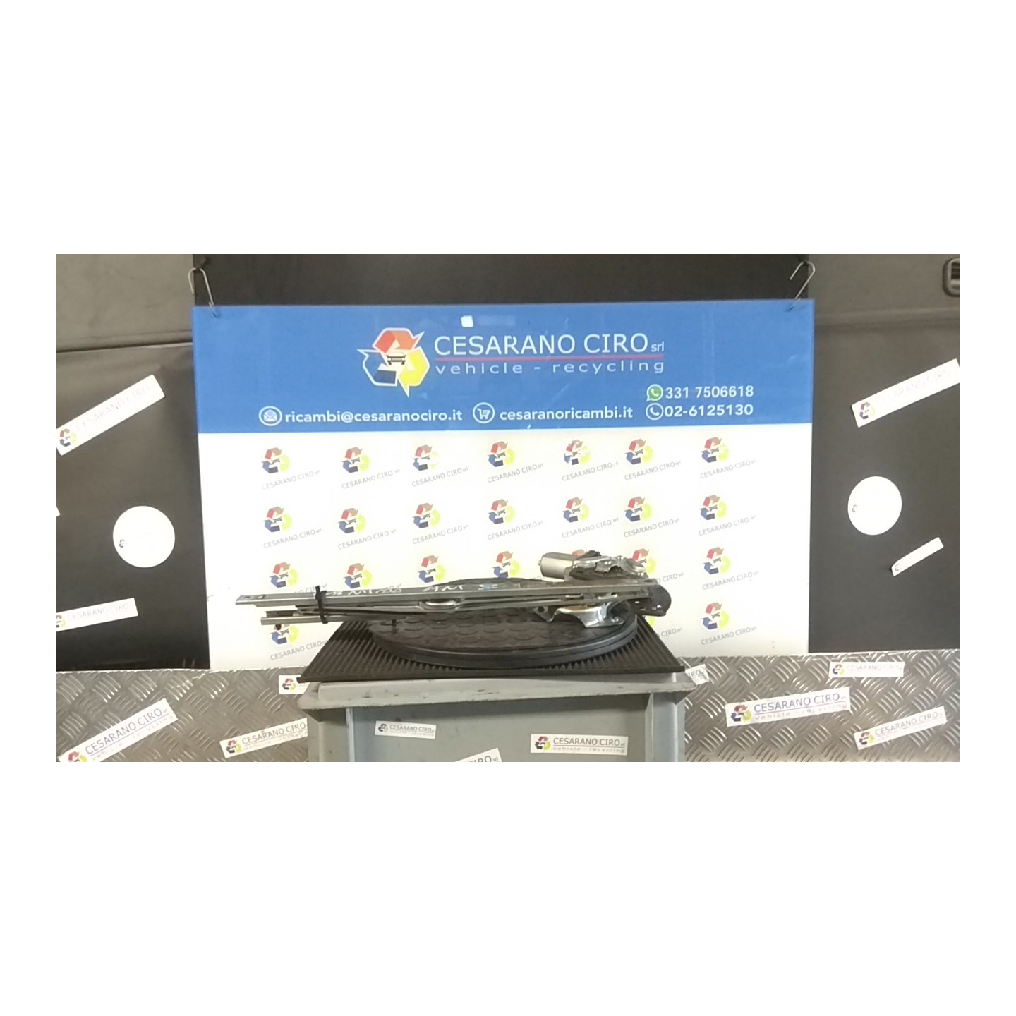 ALZACRISTALLO ELETTR. PORTA ANT. DX. 020 NISSAN MICRA (K13K) (09/10-) HR12 807201HB0A