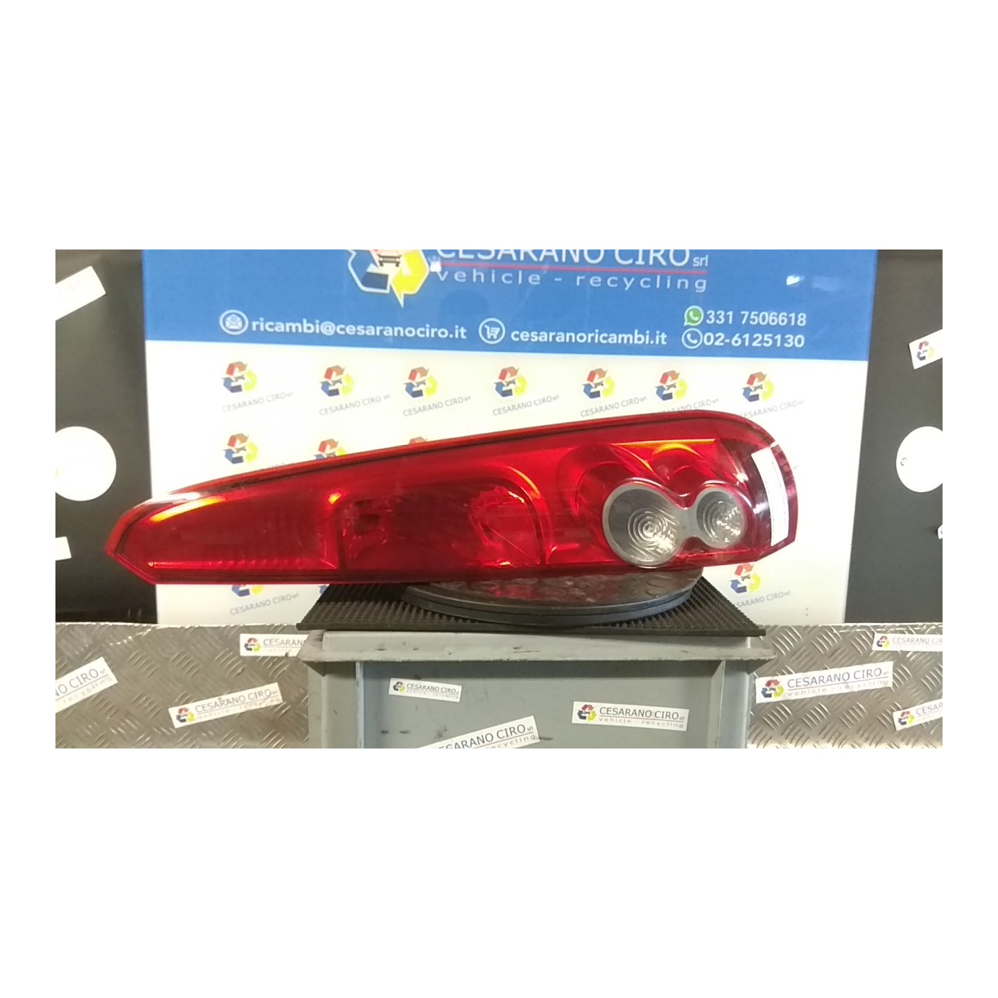 FANALE POST. DX. 068 FORD FIESTA (CBK) (12/05-12/08) FUJA 1437625
