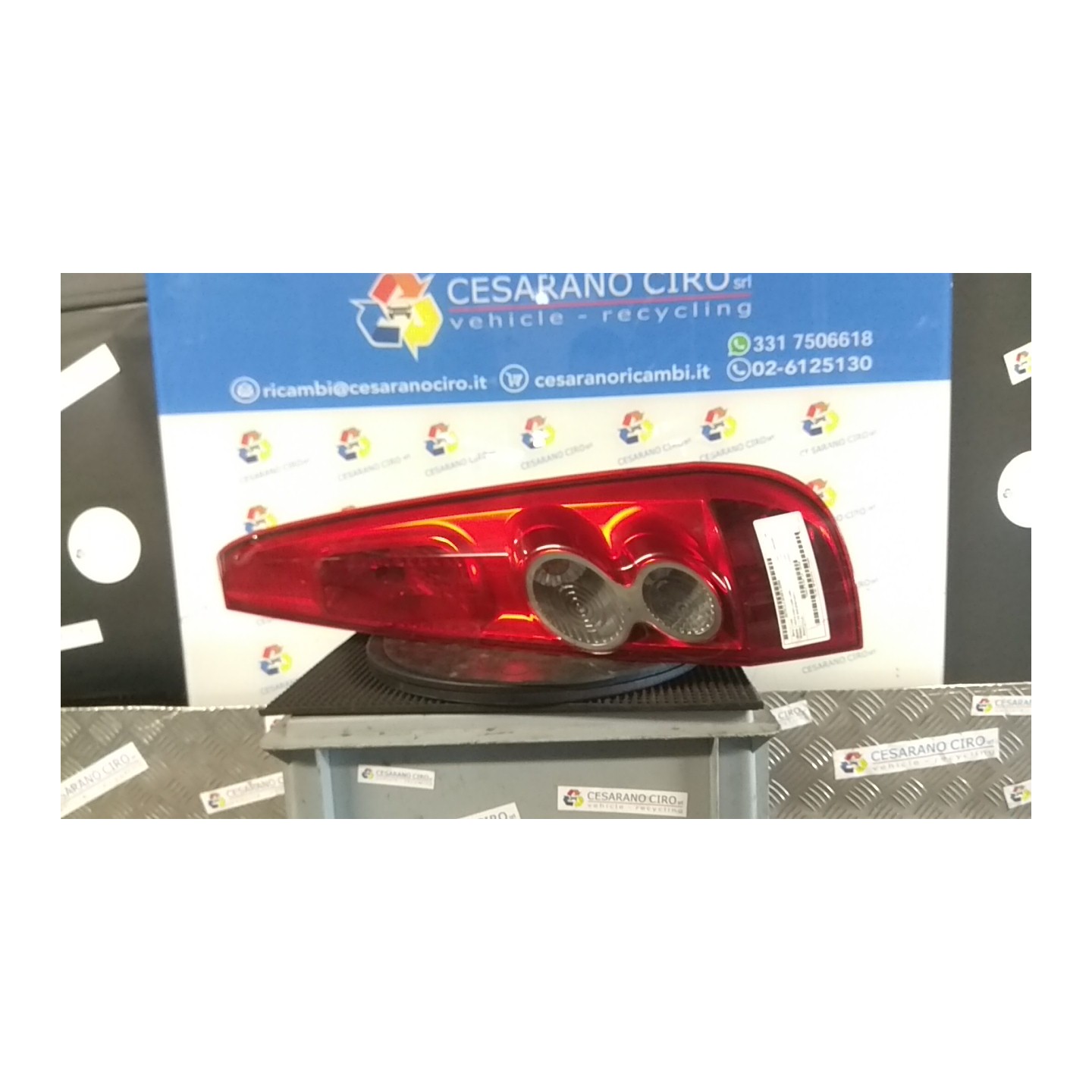 FANALE POST. DX. 068 FORD FIESTA (CBK) (12/05-12/08) FUJA 1437625