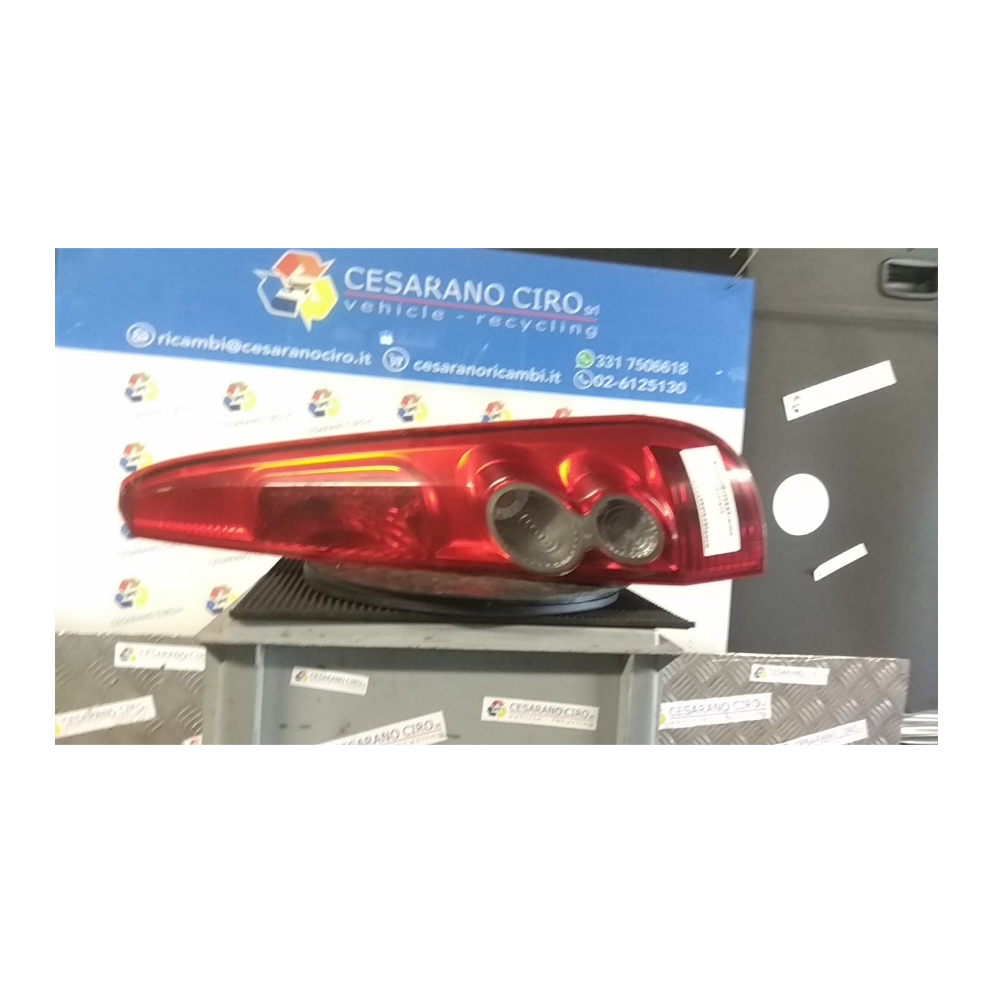 FANALE POST. DX. 129 FORD FIESTA (CBK) (12/05-12/08) F6JB 1437625