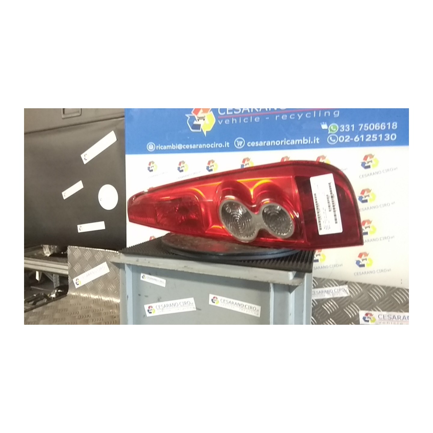 FANALE POST. DX. 129 FORD FIESTA (CBK) (12/05-12/08) F6JB 1437625