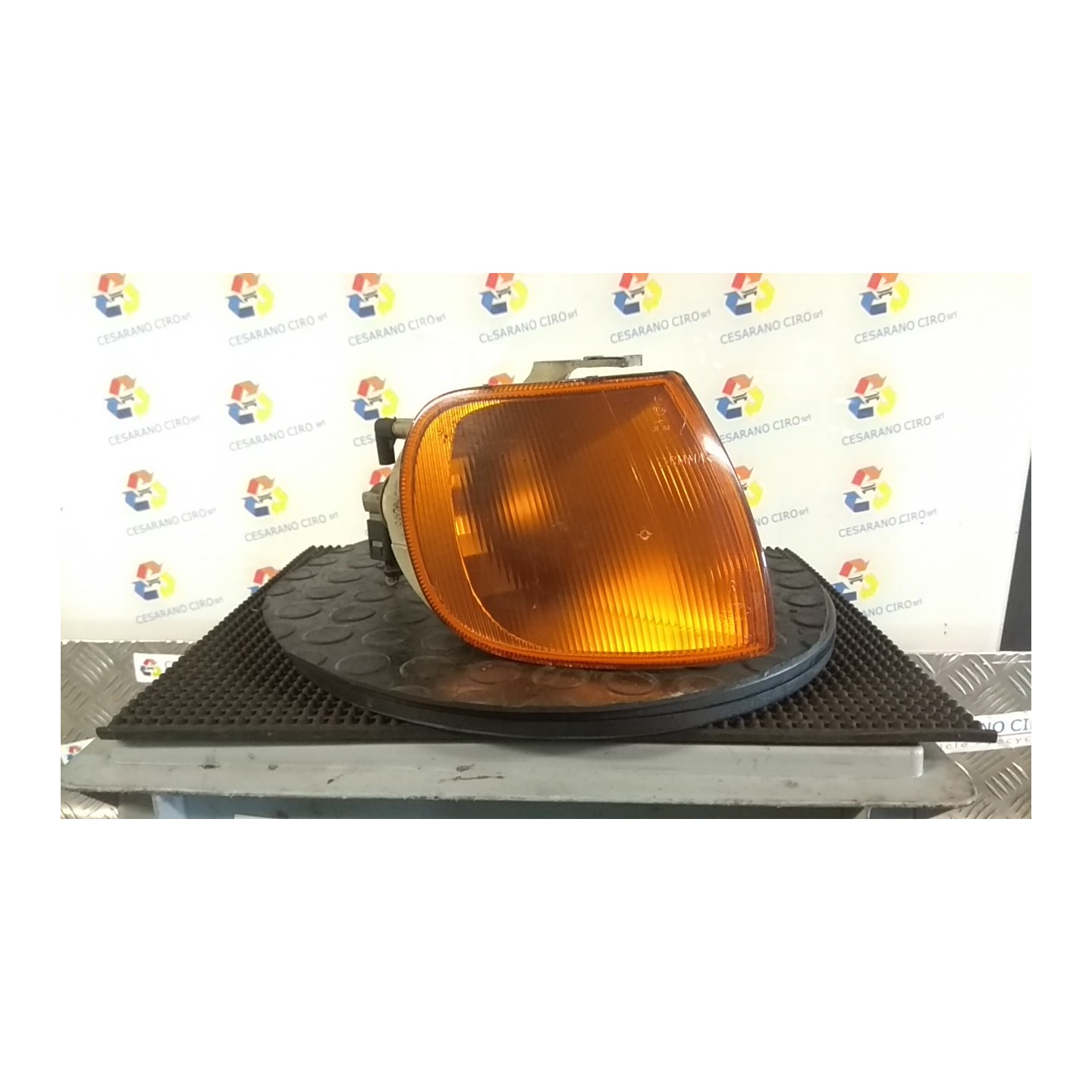 FANALINO ANT. DX. 146 VOLKSWAGEN POLO 3A SERIE (11/94-09/01) AEX 6N0953042B