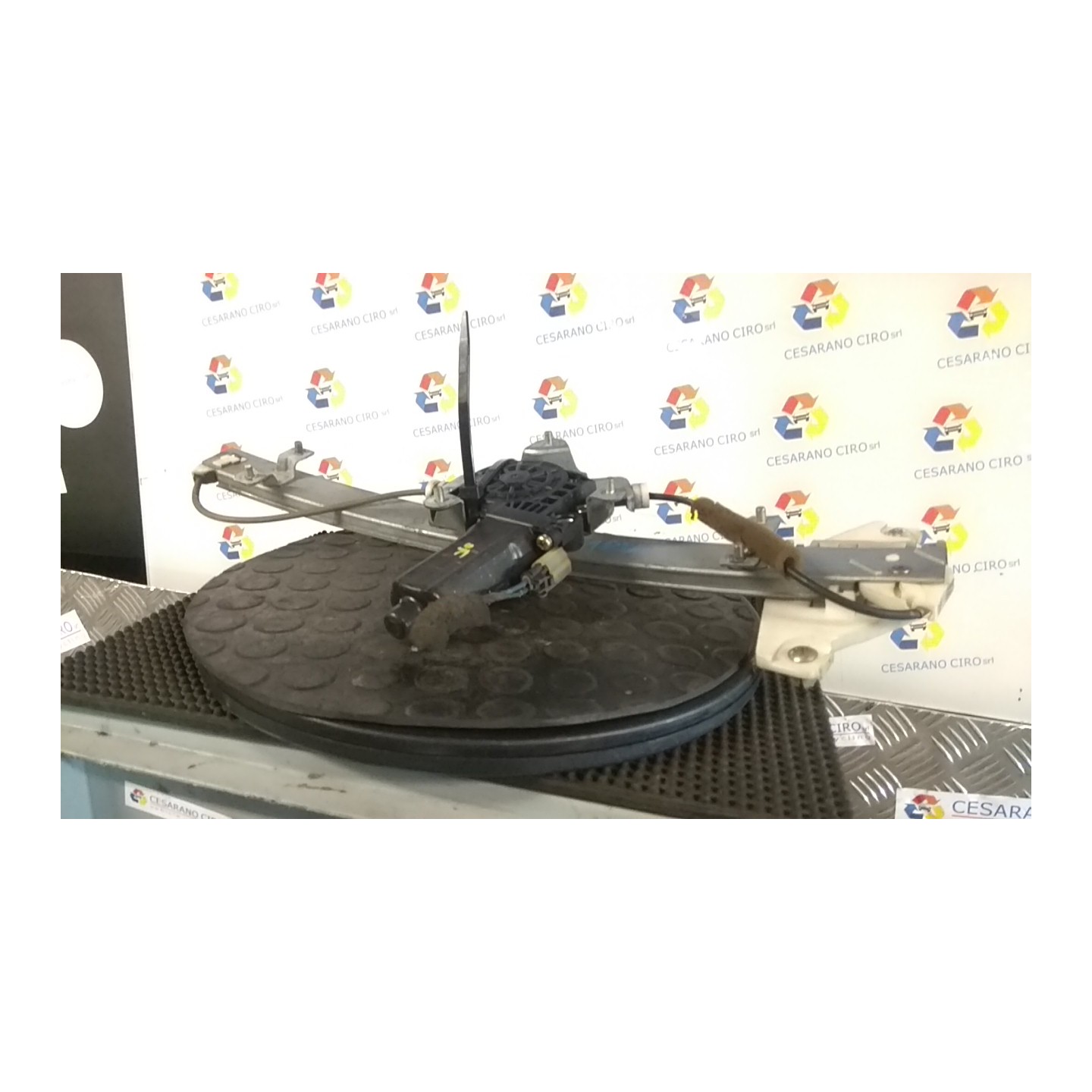 ALZACRISTALLO ELETTR. PORTA ANT. SX. 174 HYUNDAI ACCENT (11/99-05/06) G4EA 8240325210