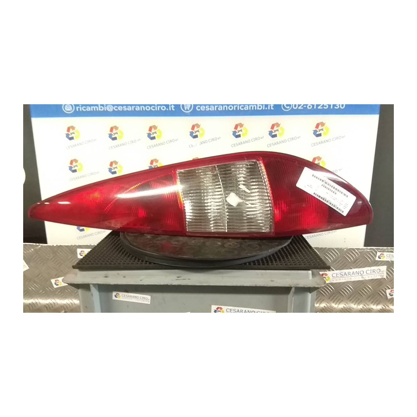 FANALE POST. DX. 038 FORD MONDEO (GE) (09/03-07/07) HJBB 1331600