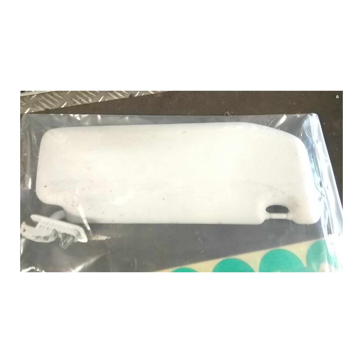 ALETTA PARASOLE PARABREZZA OCCULTABILE SX. 046 PEUGEOT 208 (01/12-11/15) HM01 16079193PR