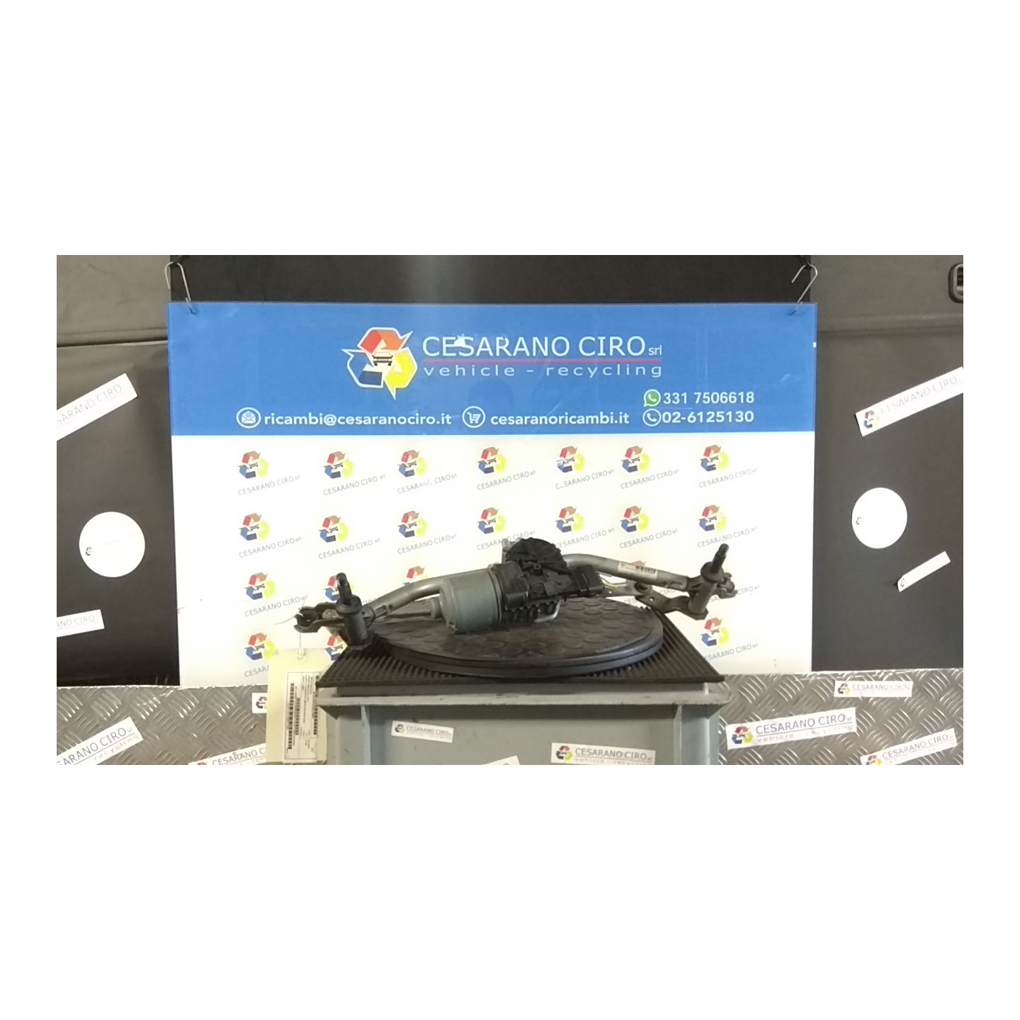 MECCANISMO TERGIPARABREZZA CON MOTORINO 047 PEUGEOT 208 (01/12-11/15) HM01 9673222580