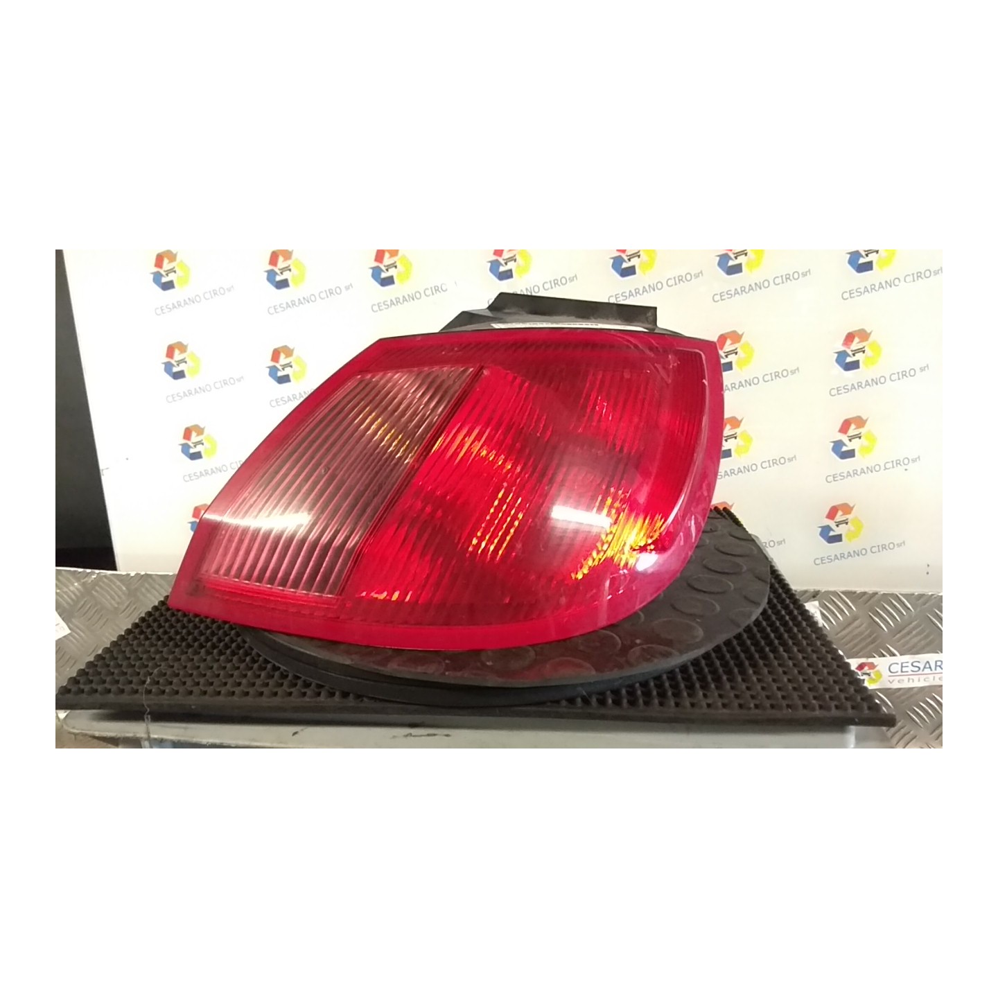 FANALE POST. PARTE EST. DX. 012 MITSUBISHI COLT 7A SERIE (06/04-12/09) 135930 MN186268