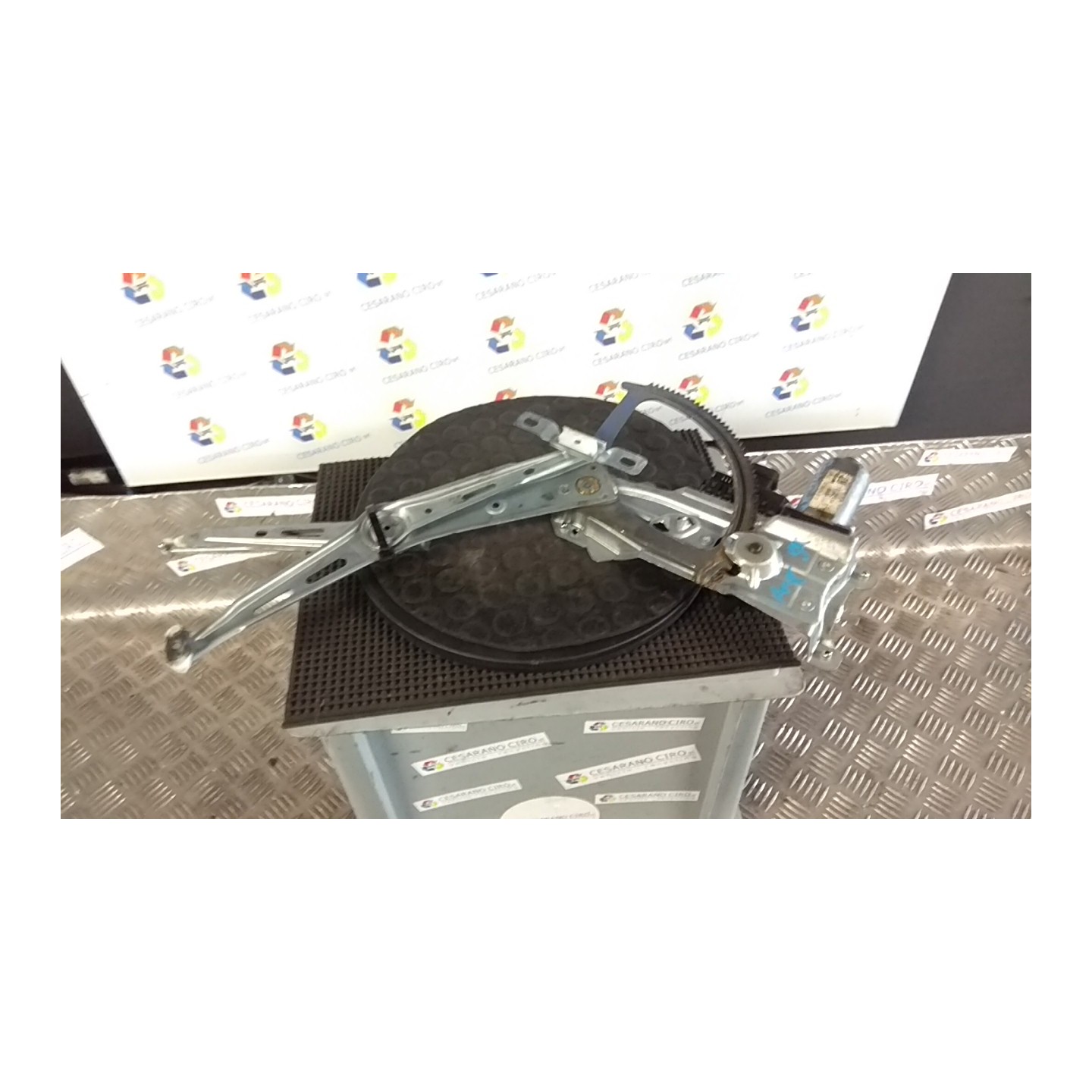 ALZACRISTALLO ELETTR. PORTA ANT. SX. 018 OPEL ZAFIRA (A05) (06/05-) Z16XER 93184842