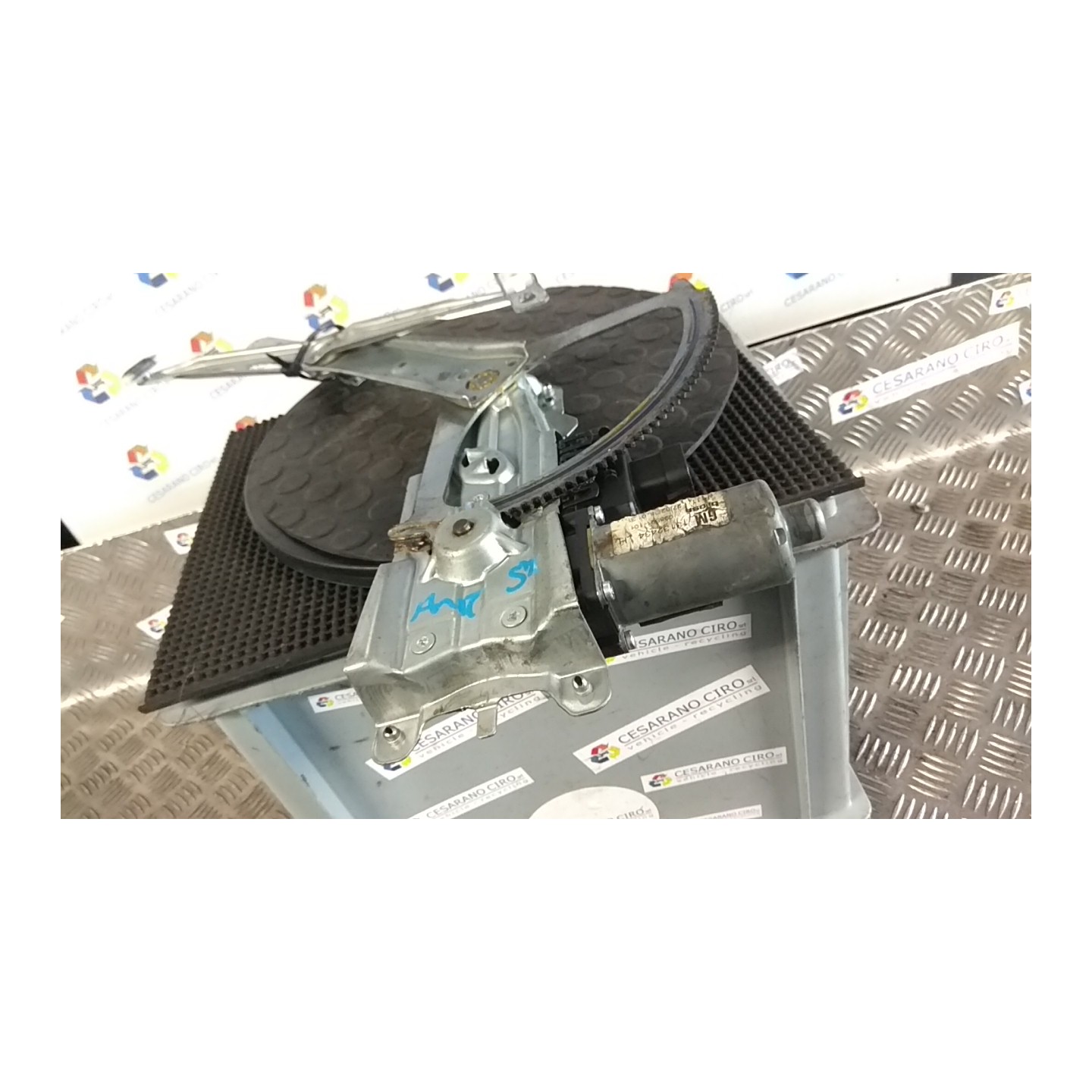 ALZACRISTALLO ELETTR. PORTA ANT. SX. 018 OPEL ZAFIRA (A05) (06/05-) Z16XER 93184842