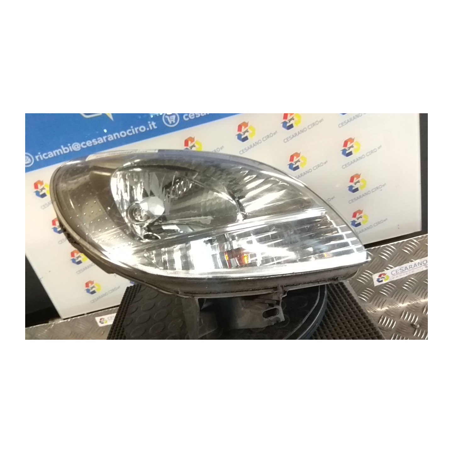 PROIETTORE DX. 151 RENAULT KANGOO (04/03-03/09) D7FG7 260107401R