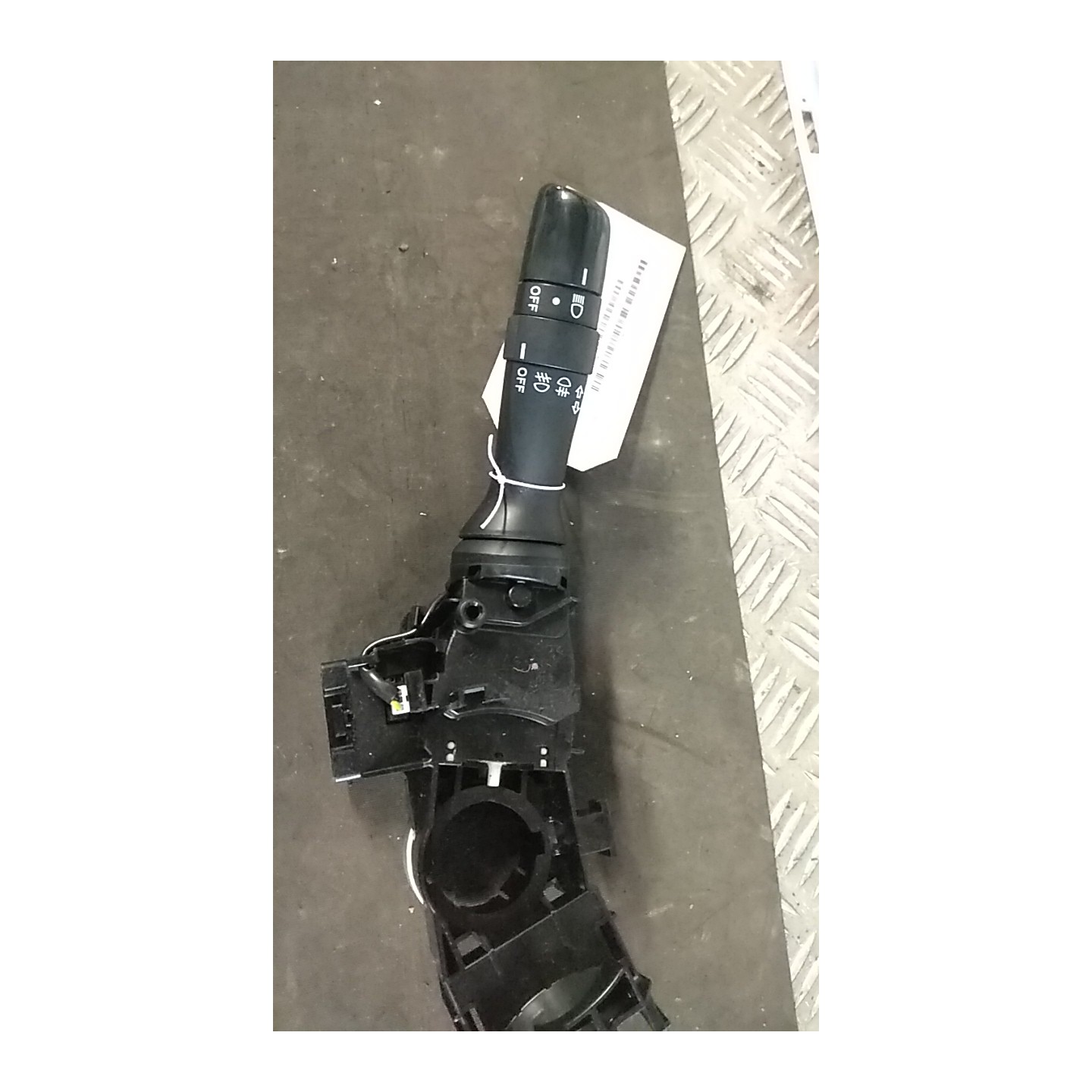 BLOCCO COMANDO VOLANTE LUCI SOL 016 TOYOTA AURIS (01/07-) 1ZRFE 8414012620