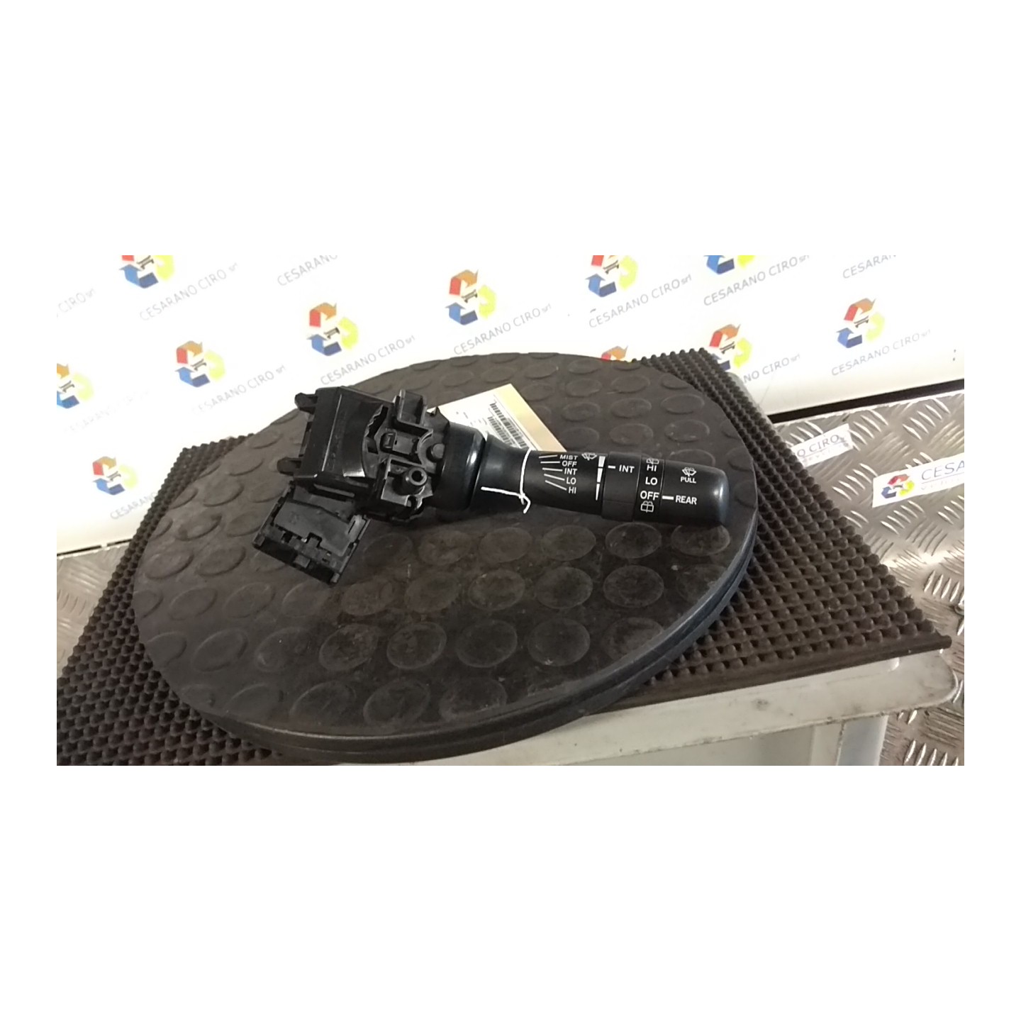 BLOCCO COMANDI TERGICRISTALLI 017 TOYOTA AURIS (01/07-) 1ZRFE 8465248110