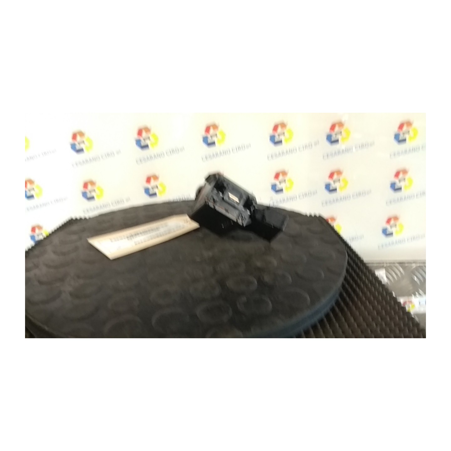 BLOCCO COMANDI TERGICRISTALLI 017 TOYOTA AURIS (01/07-) 1ZRFE 8465248110