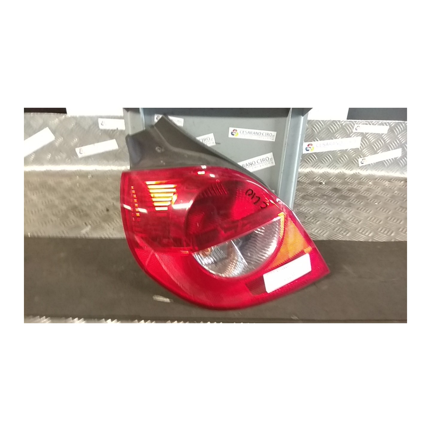 FANALE POST. SX. 044 RENAULT CLIO 3A SERIE (07/05-05/09) D4FD7 8200459962