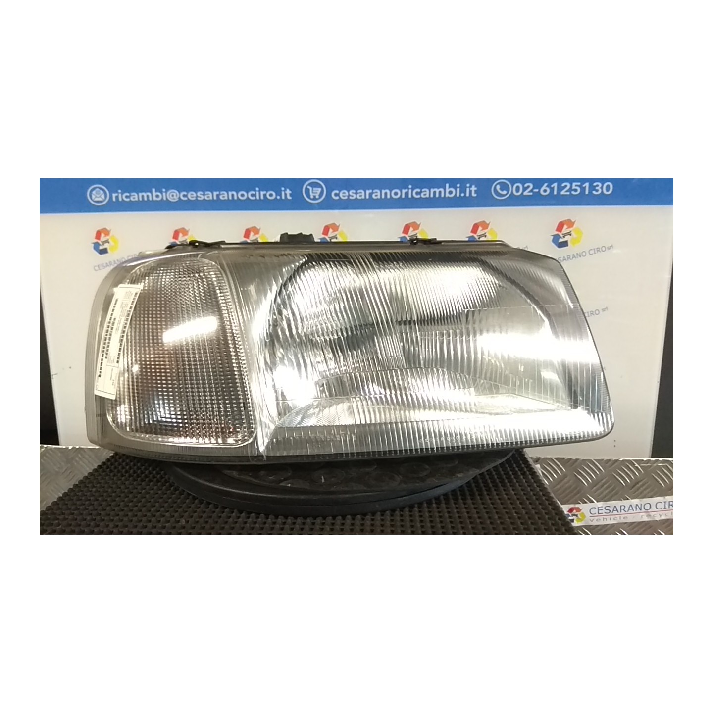 PROIETTORE DX. 059 LAND ROVER FREELANDER (02/98-08/02) 204D3 XBC001740