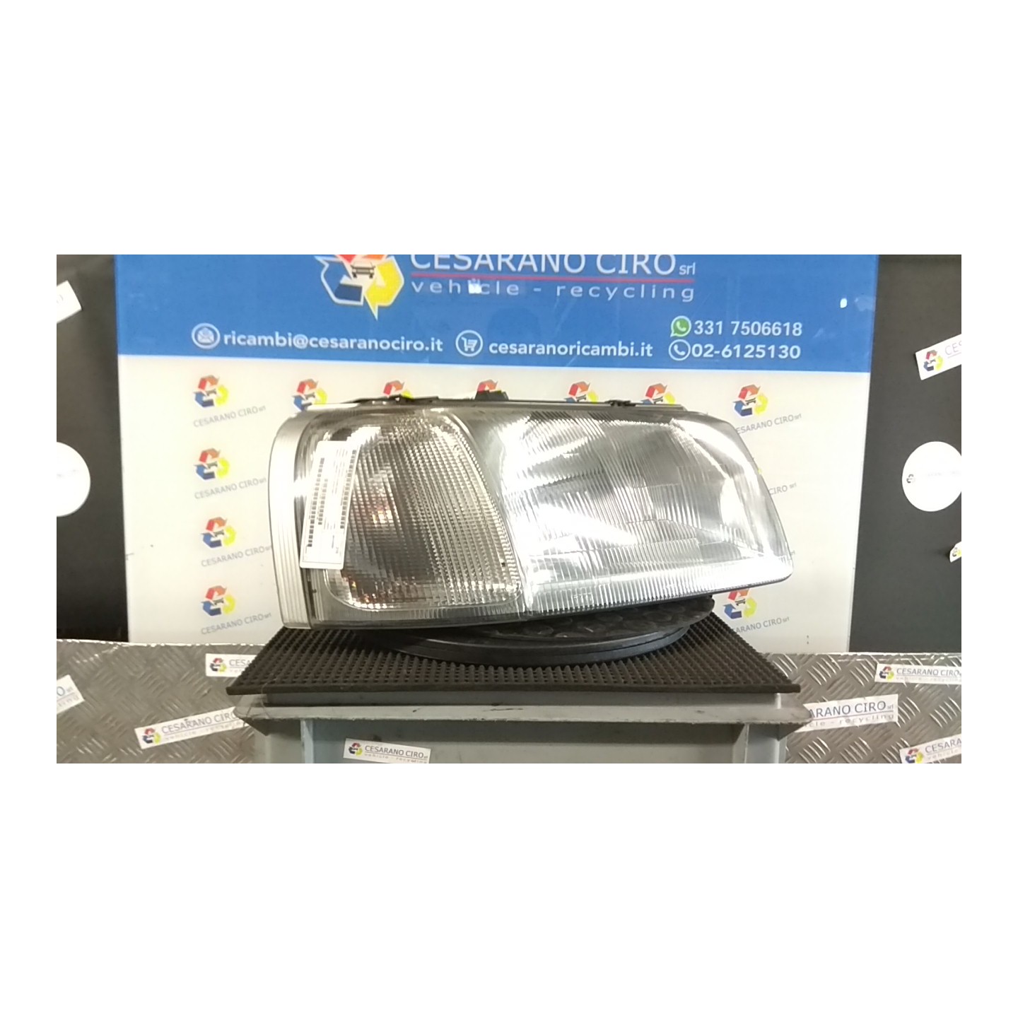 PROIETTORE DX. 059 LAND ROVER FREELANDER (02/98-08/02) 204D3 XBC001740