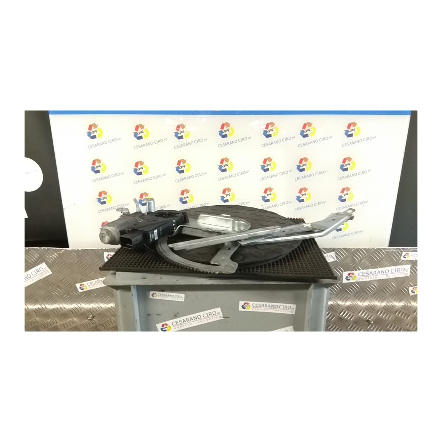 ALZACRISTALLO ELETTR. PORTA ANT. DX. 021 OPEL MERIVA (X03) (03/03-12/10) Z16XE 93186831